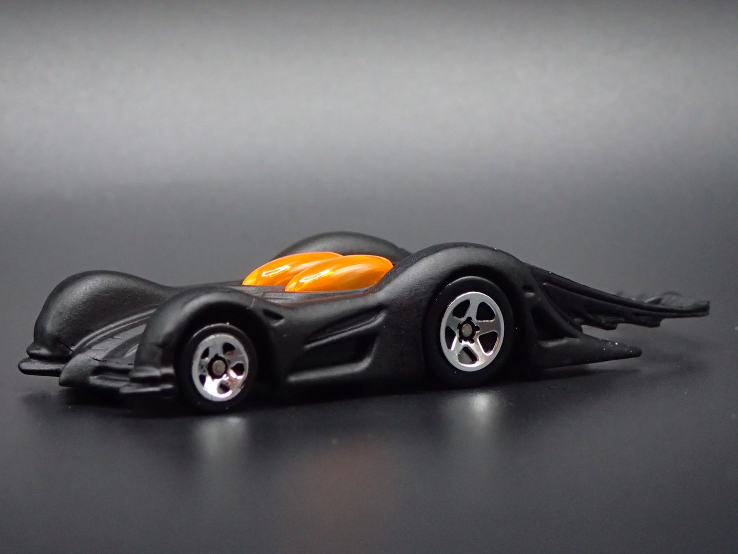 BATMAN CROOZE BATMOBILE BLACK 1:64 SCALE COLLECTIBLE DIORAMA DIECAST MODEL CAR