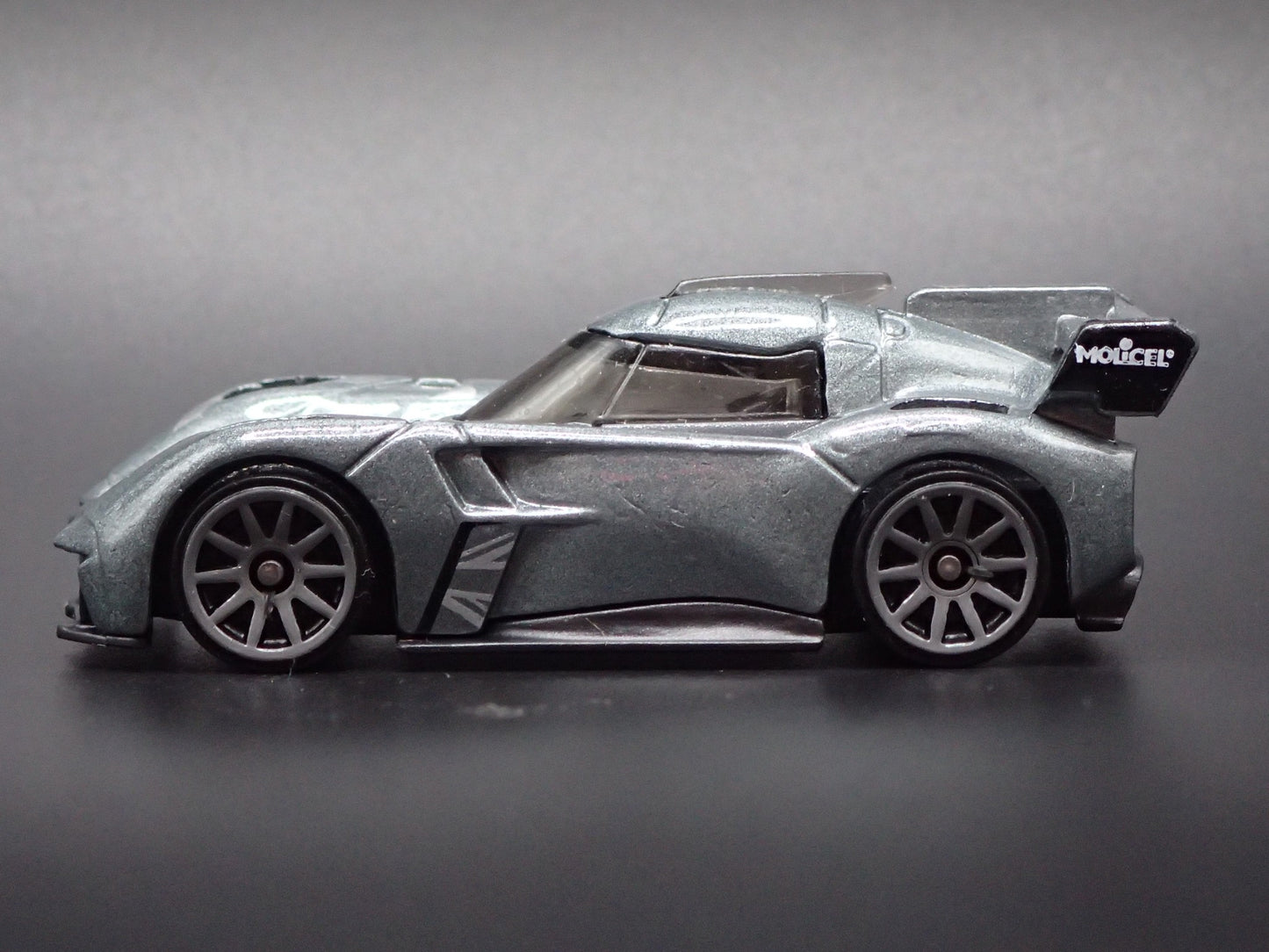 MCMURTRY SPEIRLING ELECTRIC CAR SILVER 1:64 SCALE DIORAMA DIECAST MODEL CAR