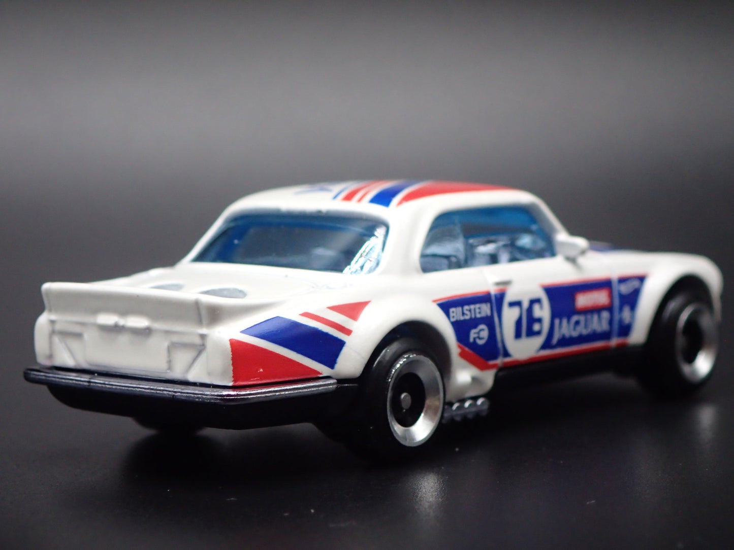 1975-1978 JAGUAR XJC V12 COUPE 1:64 SCALE COLLECTIBLE DISPLAY DIECAST MODEL CAR