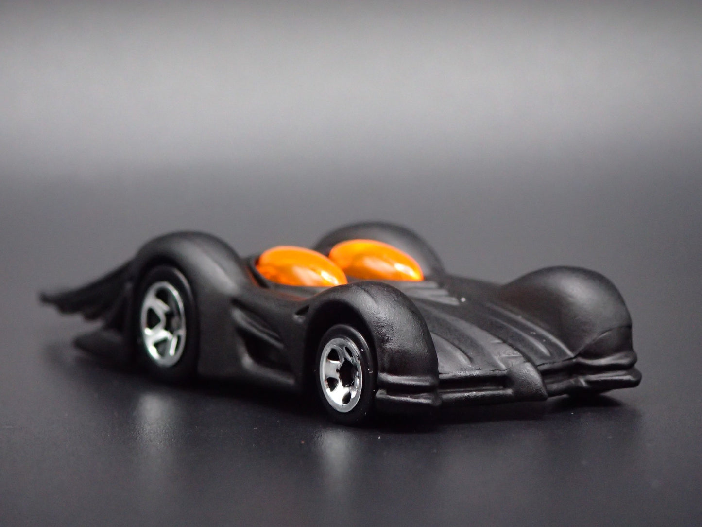 BATMAN CROOZE BATMOBILE BLACK 1:64 SCALE COLLECTIBLE DIORAMA DIECAST MODEL CAR