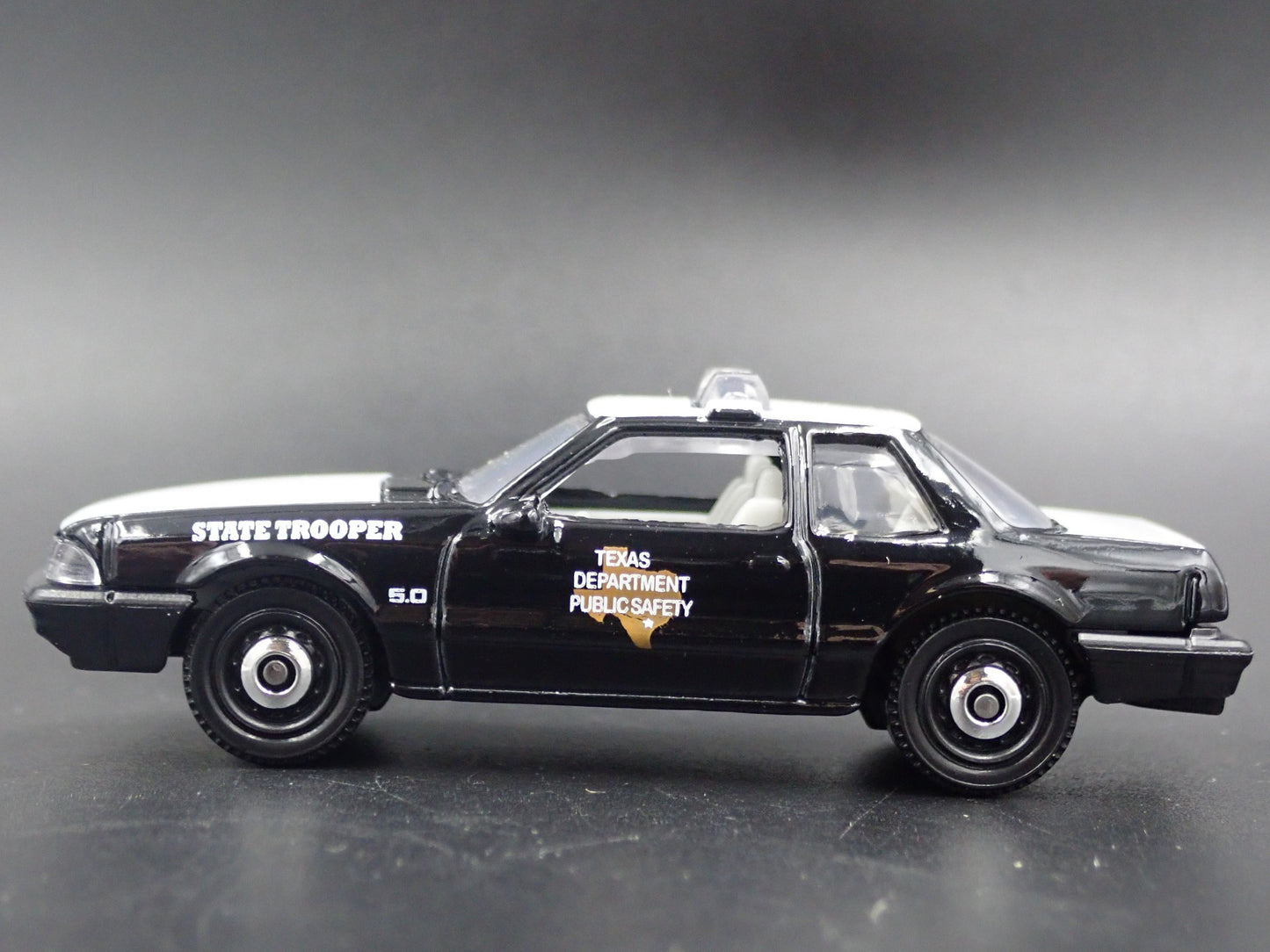 1993 FORD MUSTANG LX SSP TEXAS STATE POLICE FOXBODY 1:64 SCALE DIECAST MODEL CAR