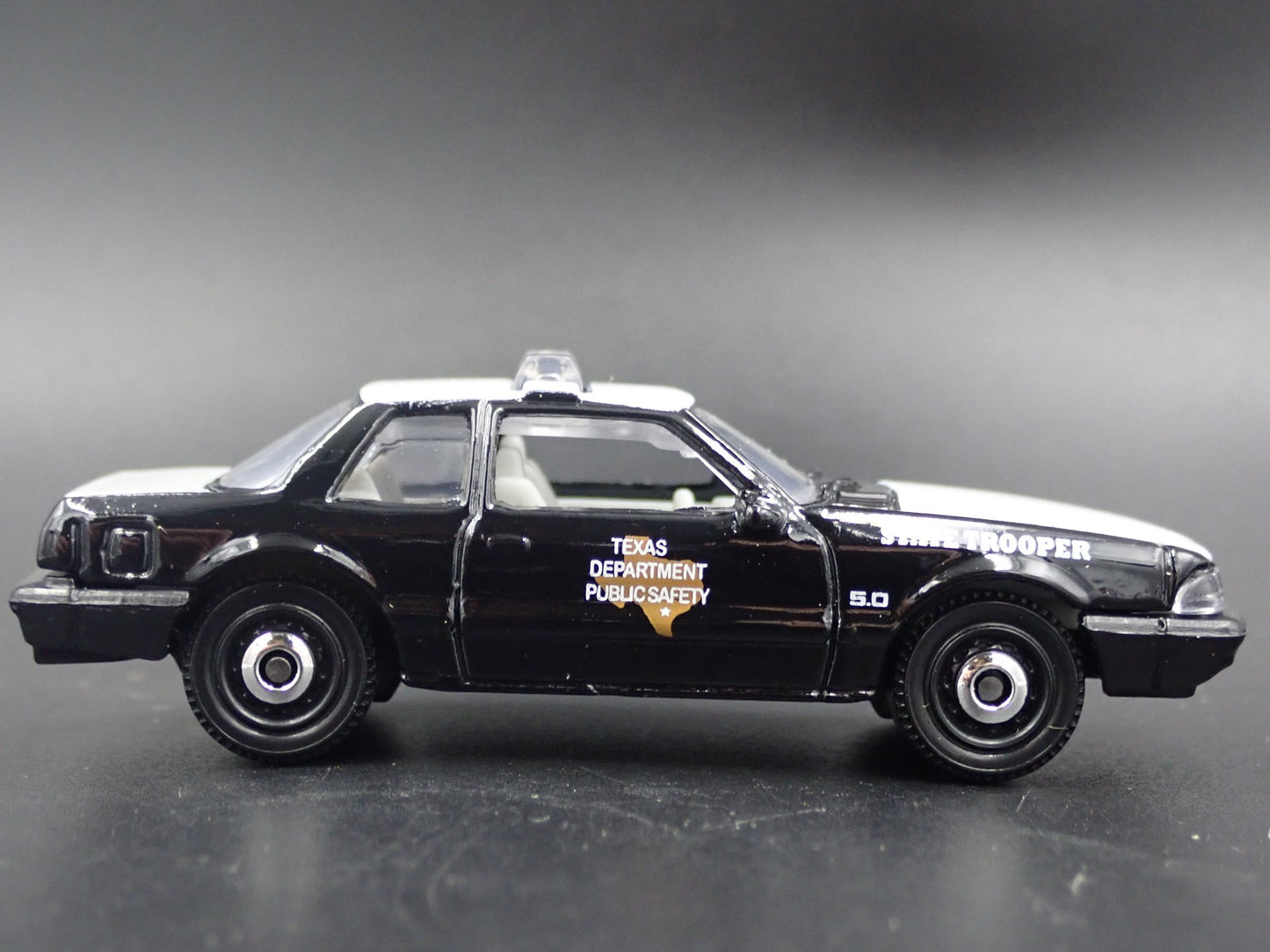 1993 FORD MUSTANG LX SSP TEXAS STATE POLICE FOXBODY 1:64 SCALE DIECAST MODEL CAR