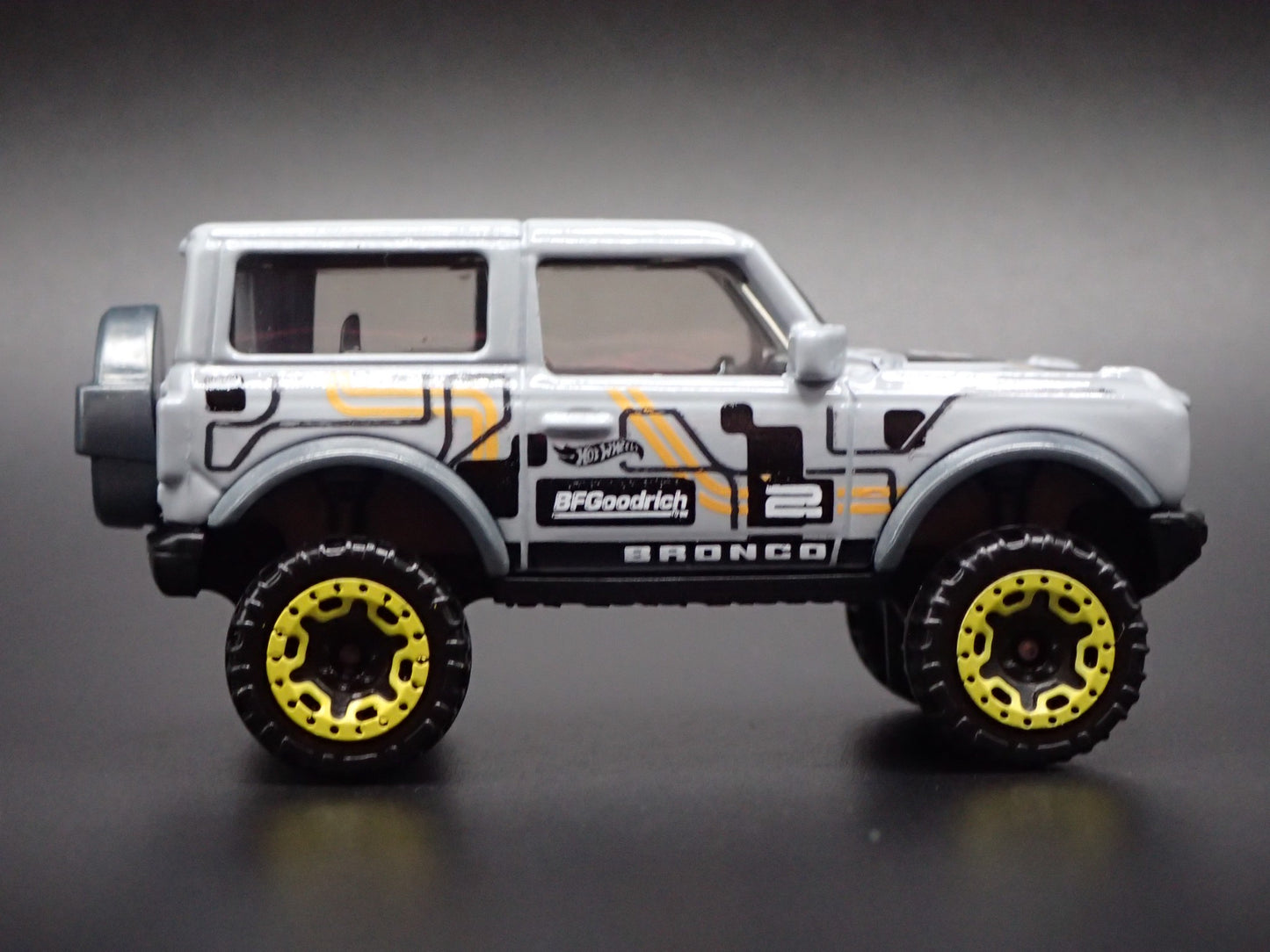 2021-2026 FORD BRONCO 2 TWO DOOR GRAY RARE 1:64 SCALE DIORAMA DIECAST MODEL CAR