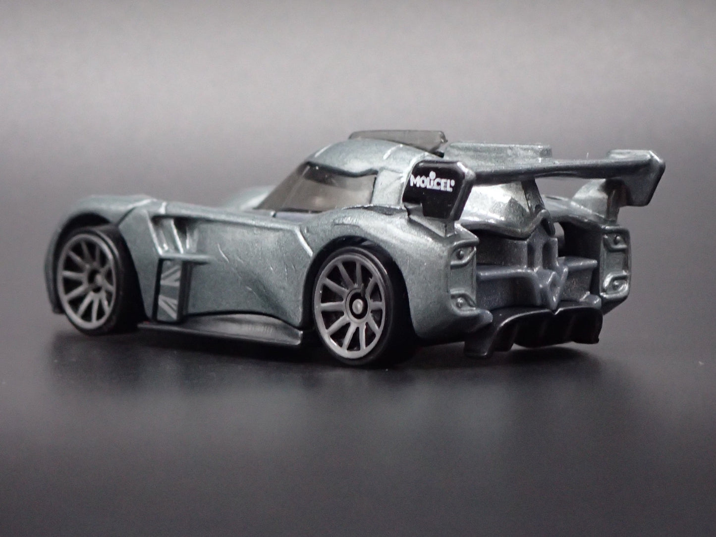 MCMURTRY SPEIRLING ELECTRIC CAR SILVER 1:64 SCALE DIORAMA DIECAST MODEL CAR