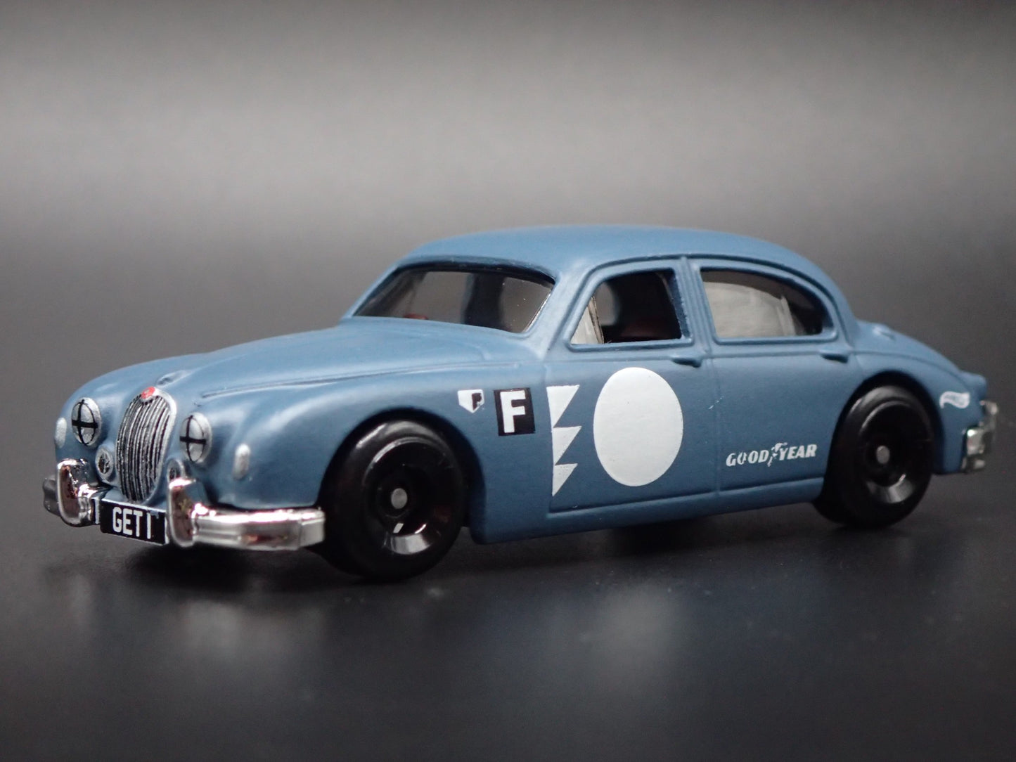 1955-1959 JAGUAR MK1 BLUE 1/64 SCALE COLLECTIBLE DIORAMA DIECAST MODEL CAR
