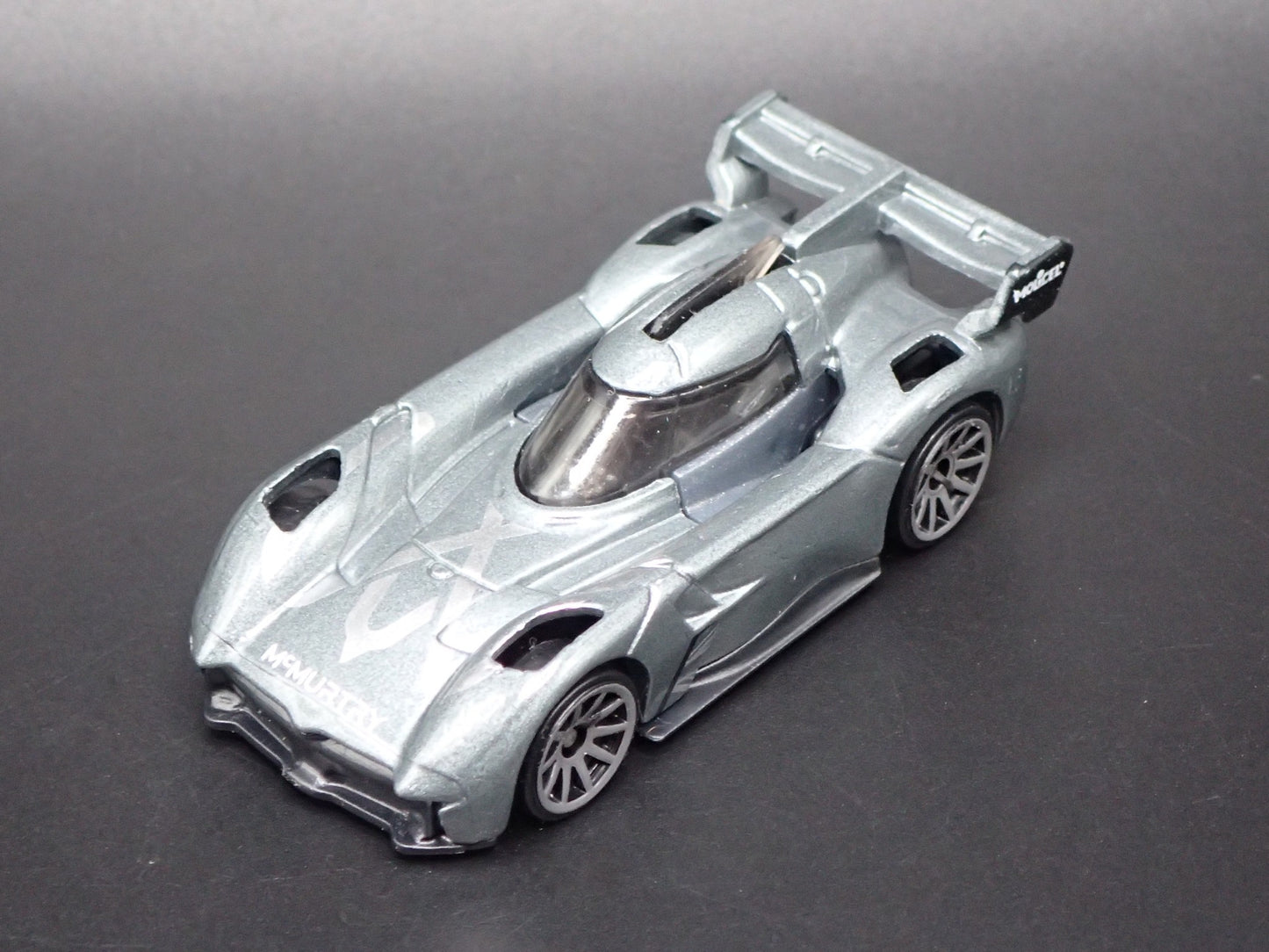 MCMURTRY SPEIRLING ELECTRIC CAR SILVER 1:64 SCALE DIORAMA DIECAST MODEL CAR