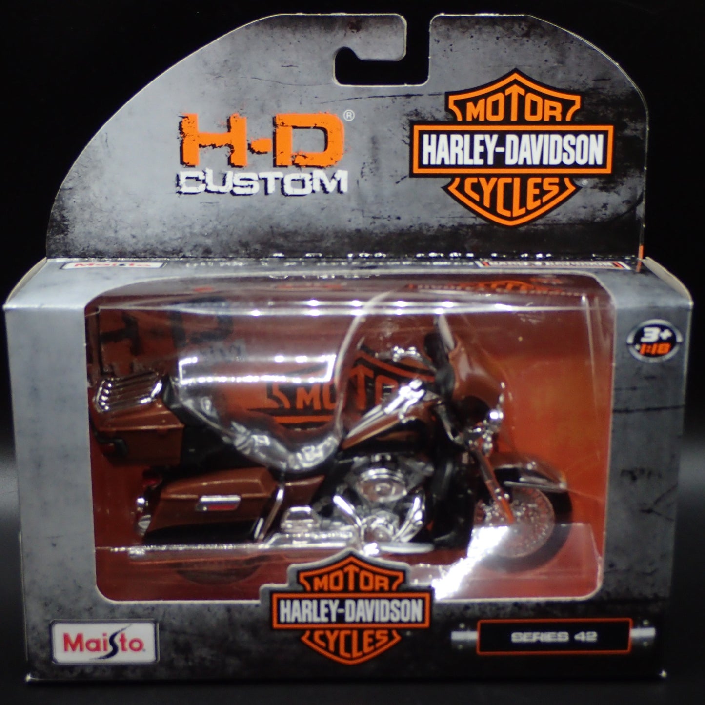 2013 FLHTK ELECTRA GLIDE ULTRA LIMITED HARLEY DAVIDSON SERIES 42 1/18 MOTORCYCLE