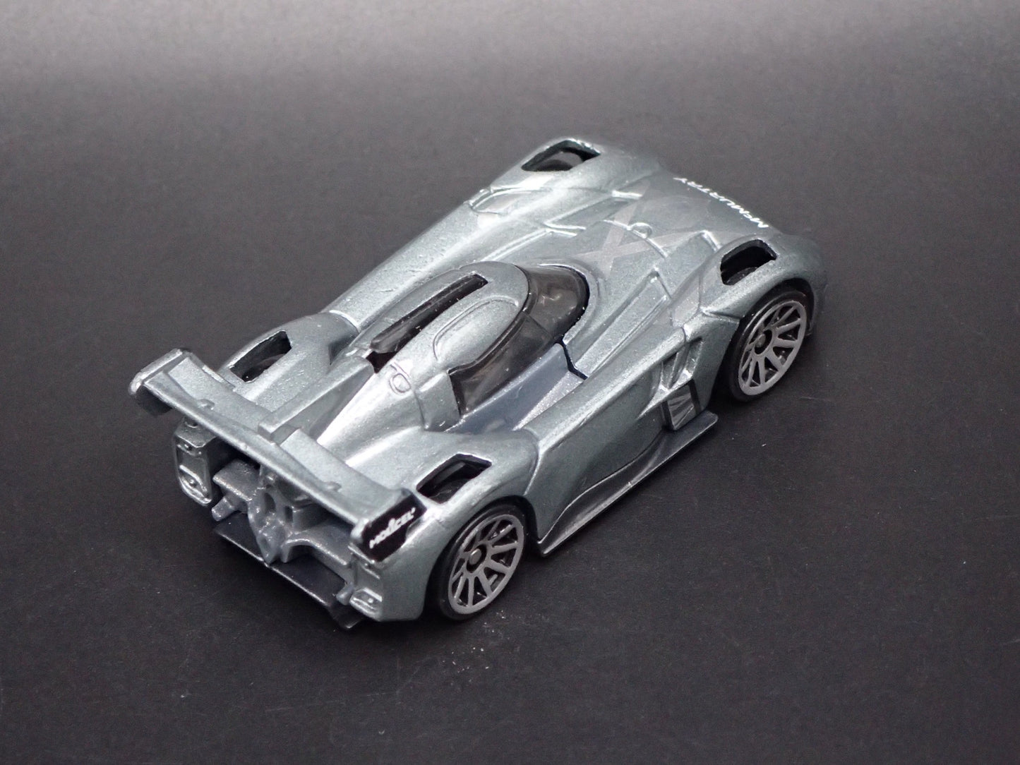 MCMURTRY SPEIRLING ELECTRIC CAR SILVER 1:64 SCALE DIORAMA DIECAST MODEL CAR
