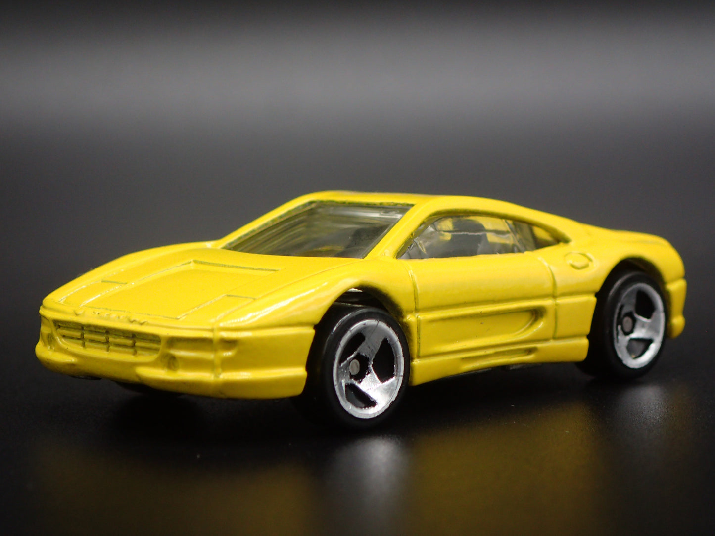 1994-1999 FERRARI 355 YELLOW 1:64 SCALE COLLECTIBLE DIORAMA DIECAST MODEL CAR