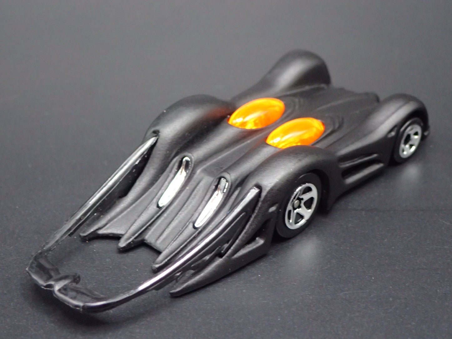 BATMAN CROOZE BATMOBILE BLACK 1:64 SCALE COLLECTIBLE DIORAMA DIECAST MODEL CAR