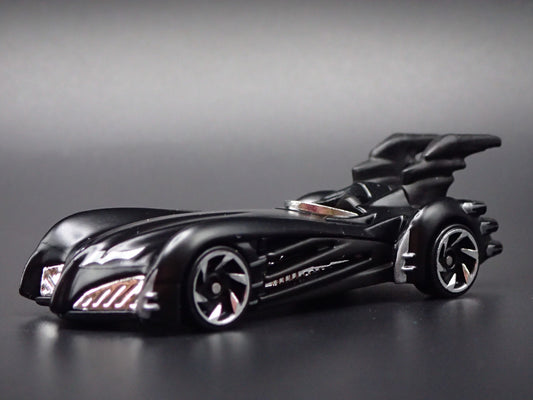 BATMAN & ROBIN BATMOBILE BLACK 1:64 SCALE COLLECTIBLE DIORAMA DIECAST MODEL CAR