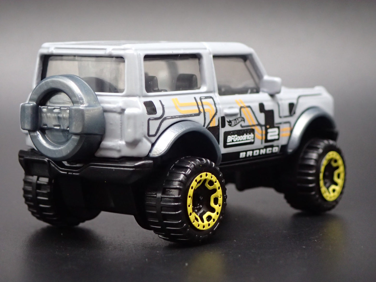 2021-2026 FORD BRONCO 2 TWO DOOR GRAY RARE 1:64 SCALE DIORAMA DIECAST MODEL CAR