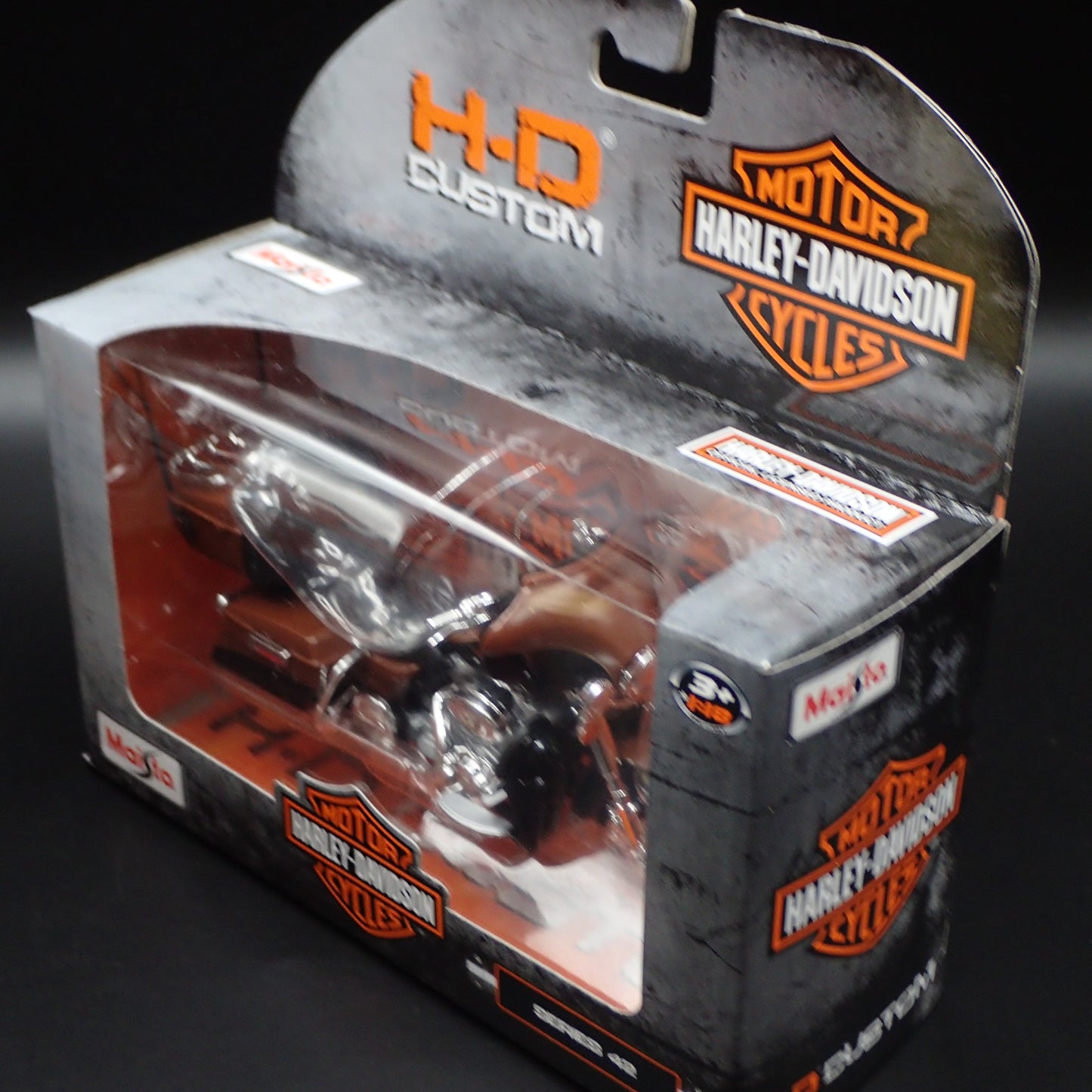 2013 FLHTK ELECTRA GLIDE ULTRA LIMITED HARLEY DAVIDSON SERIES 42 1/18 MOTORCYCLE