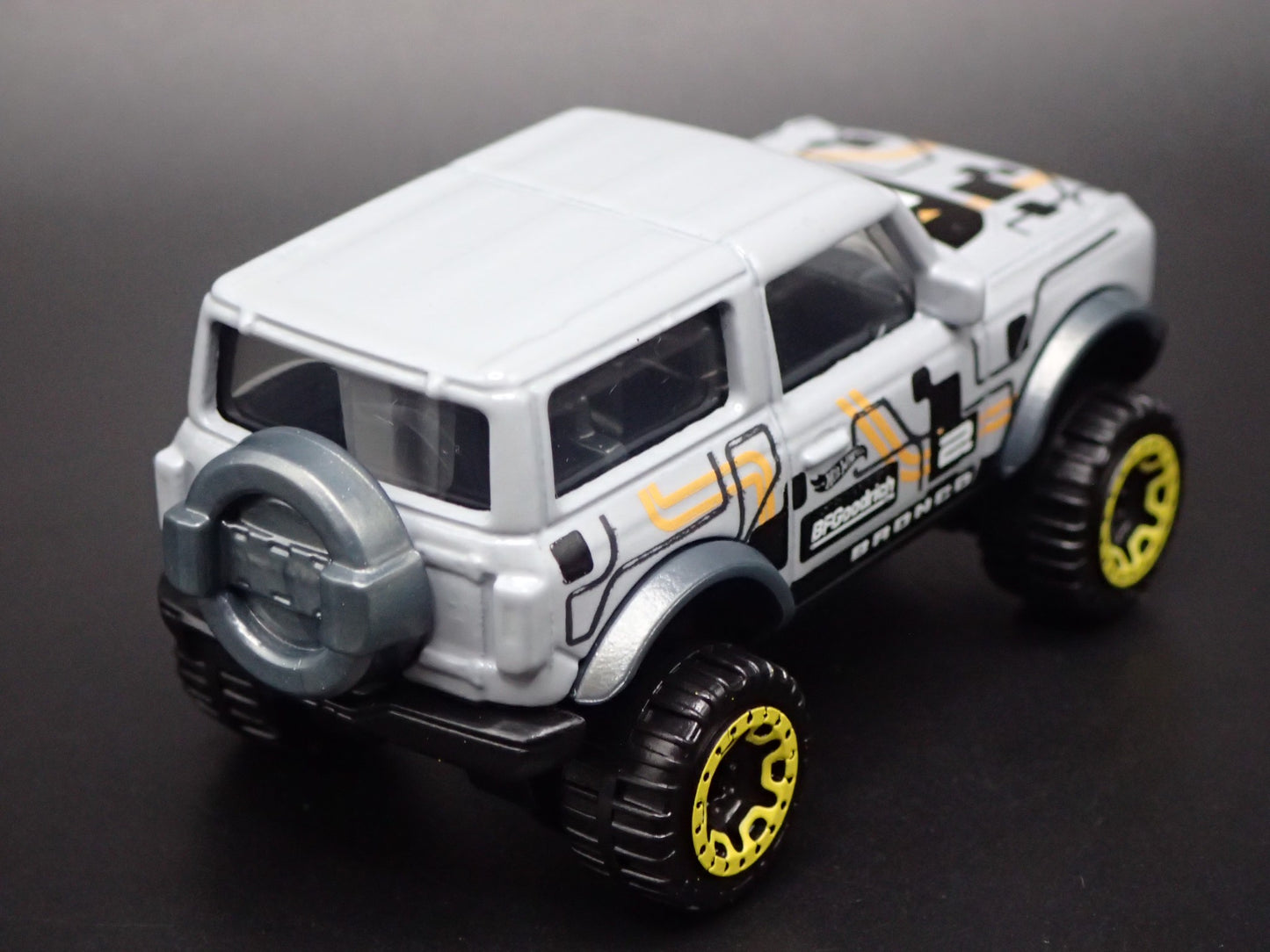 2021-2026 FORD BRONCO 2 TWO DOOR GRAY RARE 1:64 SCALE DIORAMA DIECAST MODEL CAR