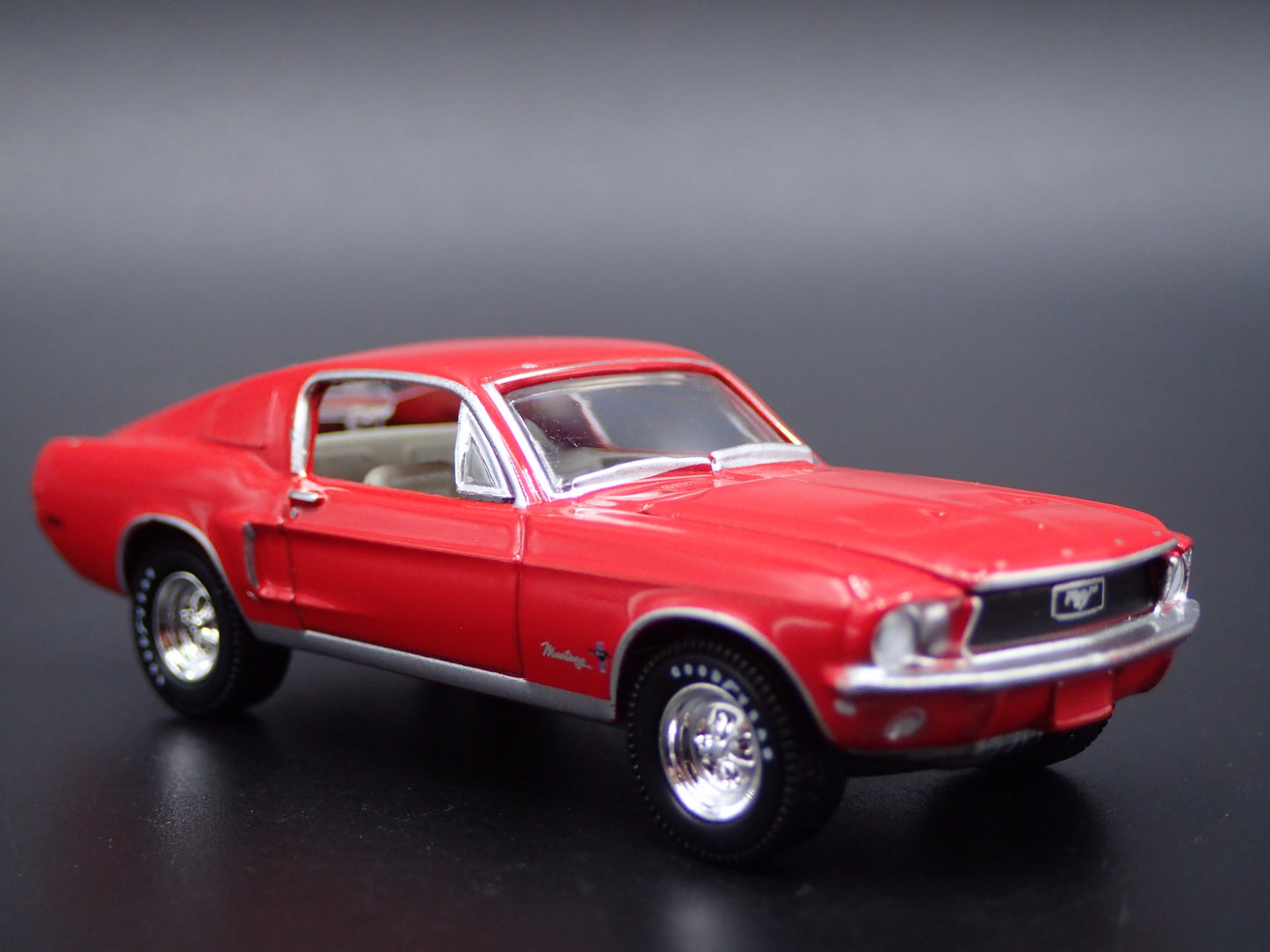 1968 68 FORD MUSTANG FASTBACK 1/64 SCALE COLLECTIBLE DIORAMA DIECAST MODEL CAR