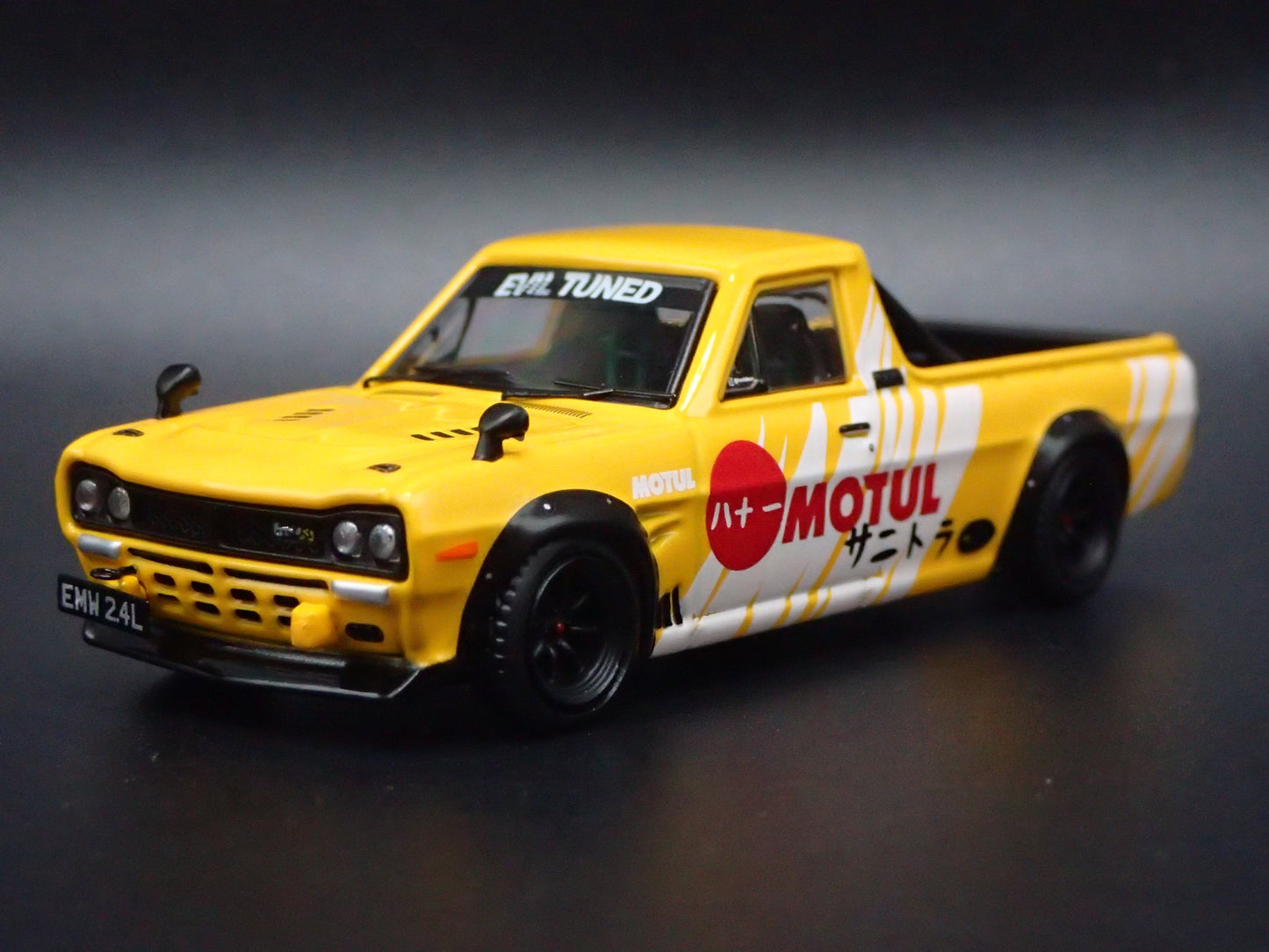 NISSAN SUNNY HAKOTORA PICKUP TRUCK MOTUL JDM 1:64 SCALE DIECAST MODEL CAR