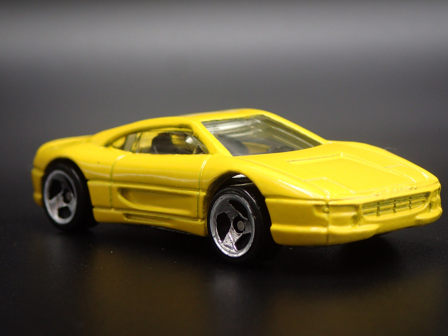1994-1999 FERRARI 355 YELLOW 1:64 SCALE COLLECTIBLE DIORAMA DIECAST MODEL CAR