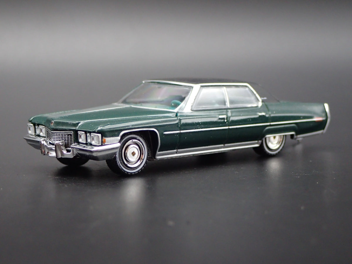 1972 72 CADILLAC CADDY SEDAN DEVILLE HITCH 1:64 SCALE DIORAMA DIECAST MODEL CAR-Burning Rubber Toy Company