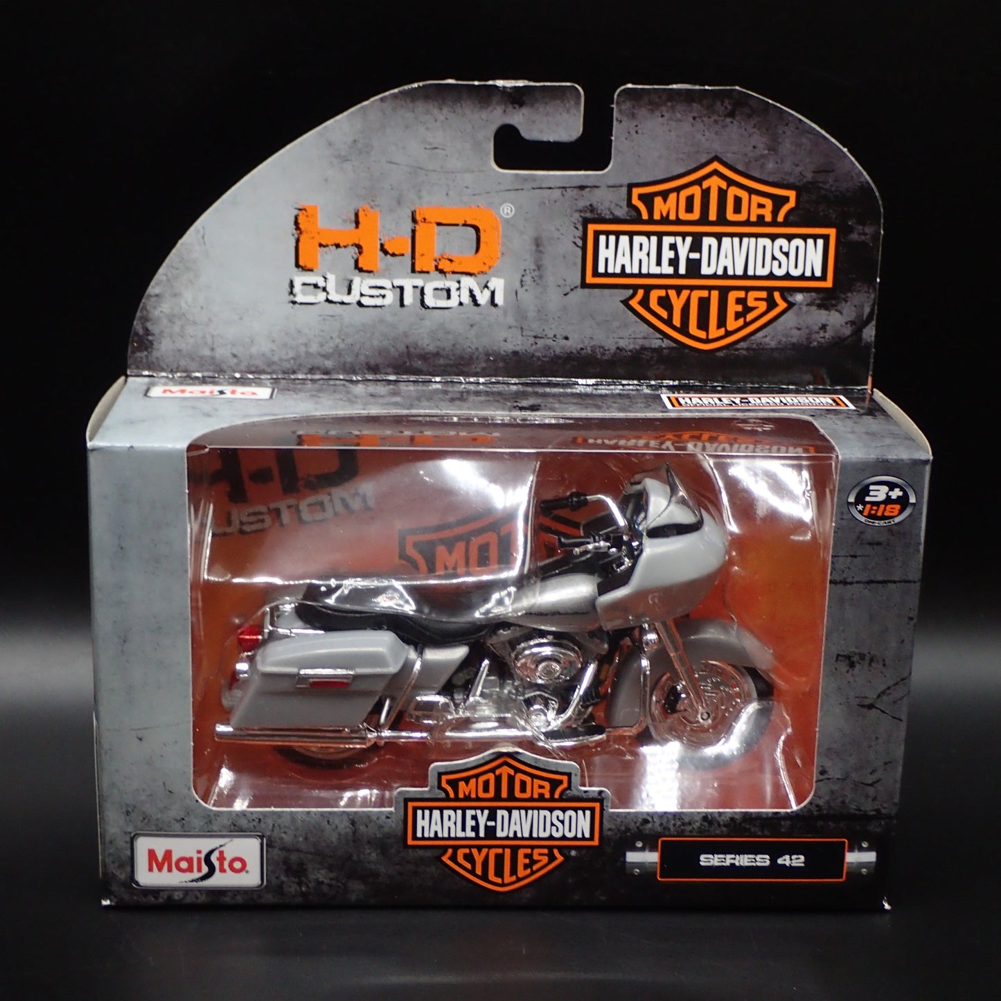 2002 02 FLTR ROAD GLIDE HARLEY DAVIDSON MOTORCYCLE MAISTO SERIES 42 1/18 MODEL