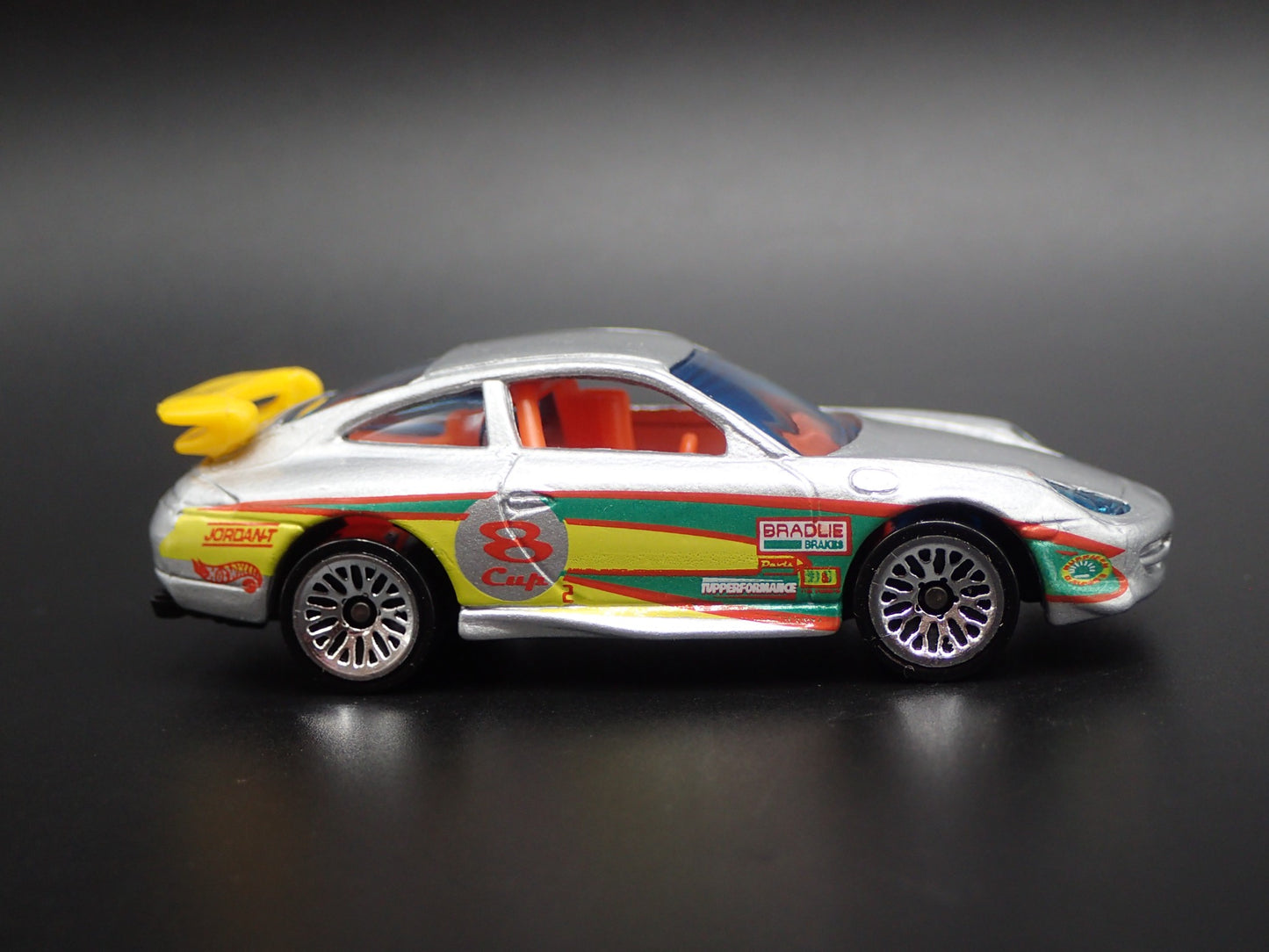 1999-2005 PORSCHE 911 GT3 CUP 996 SILVER 1:64 SCALE DIORAMA  DIECAST MODEL CAR