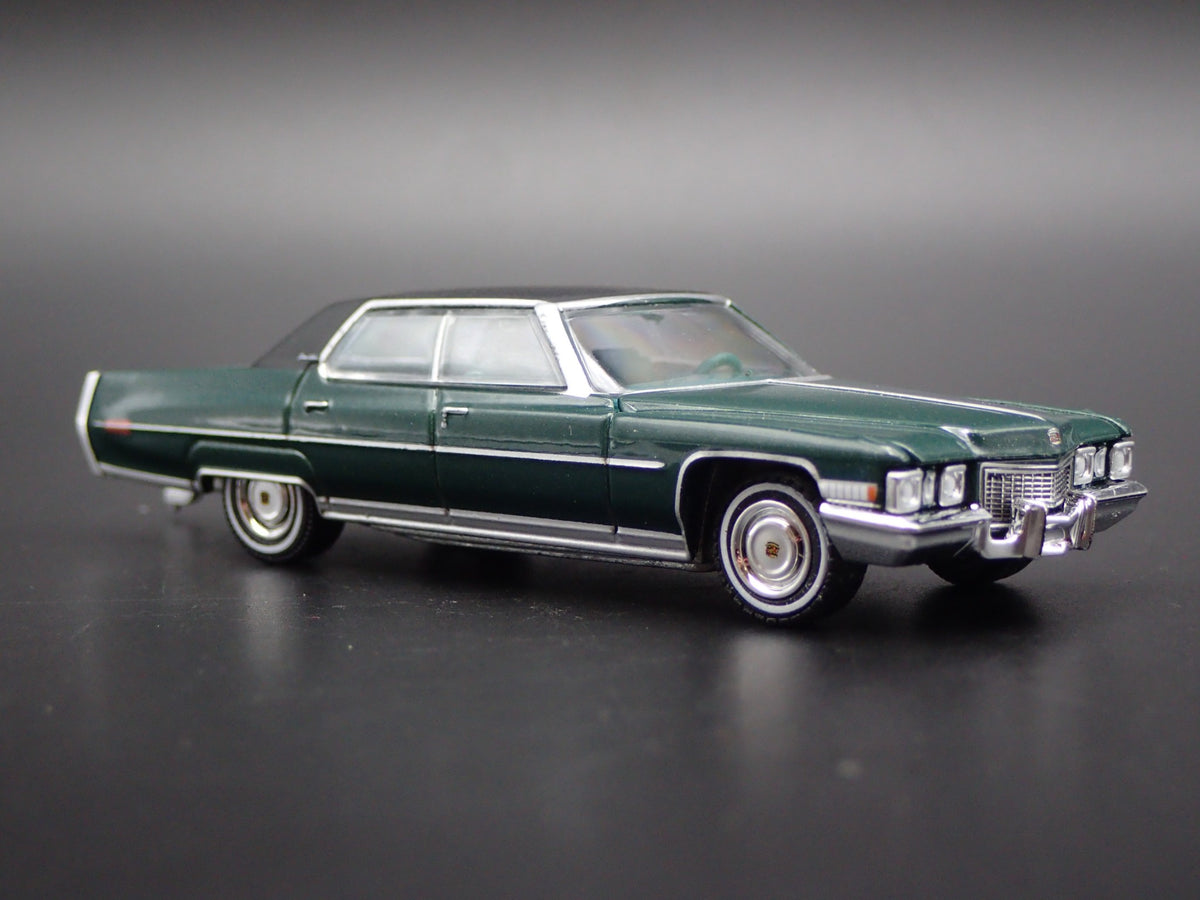 1972 72 CADILLAC CADDY SEDAN DEVILLE HITCH 1:64 SCALE DIORAMA DIECAST MODEL CAR-Burning Rubber Toy Company