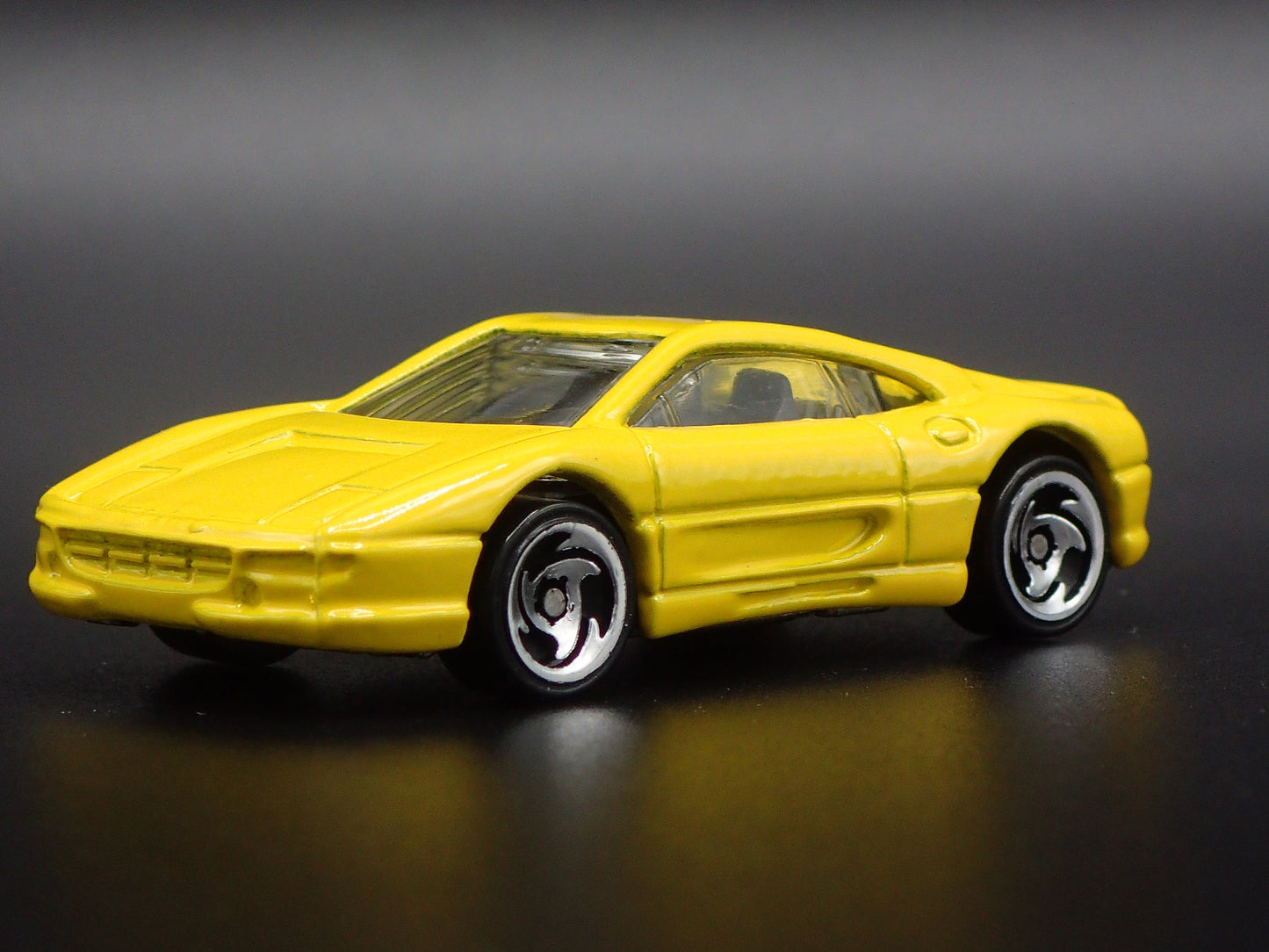 1994-1999 FERRARI 355 YELLOW 1:64 SCALE COLLECTIBLE DIORAMA DIECAST MODEL CAR