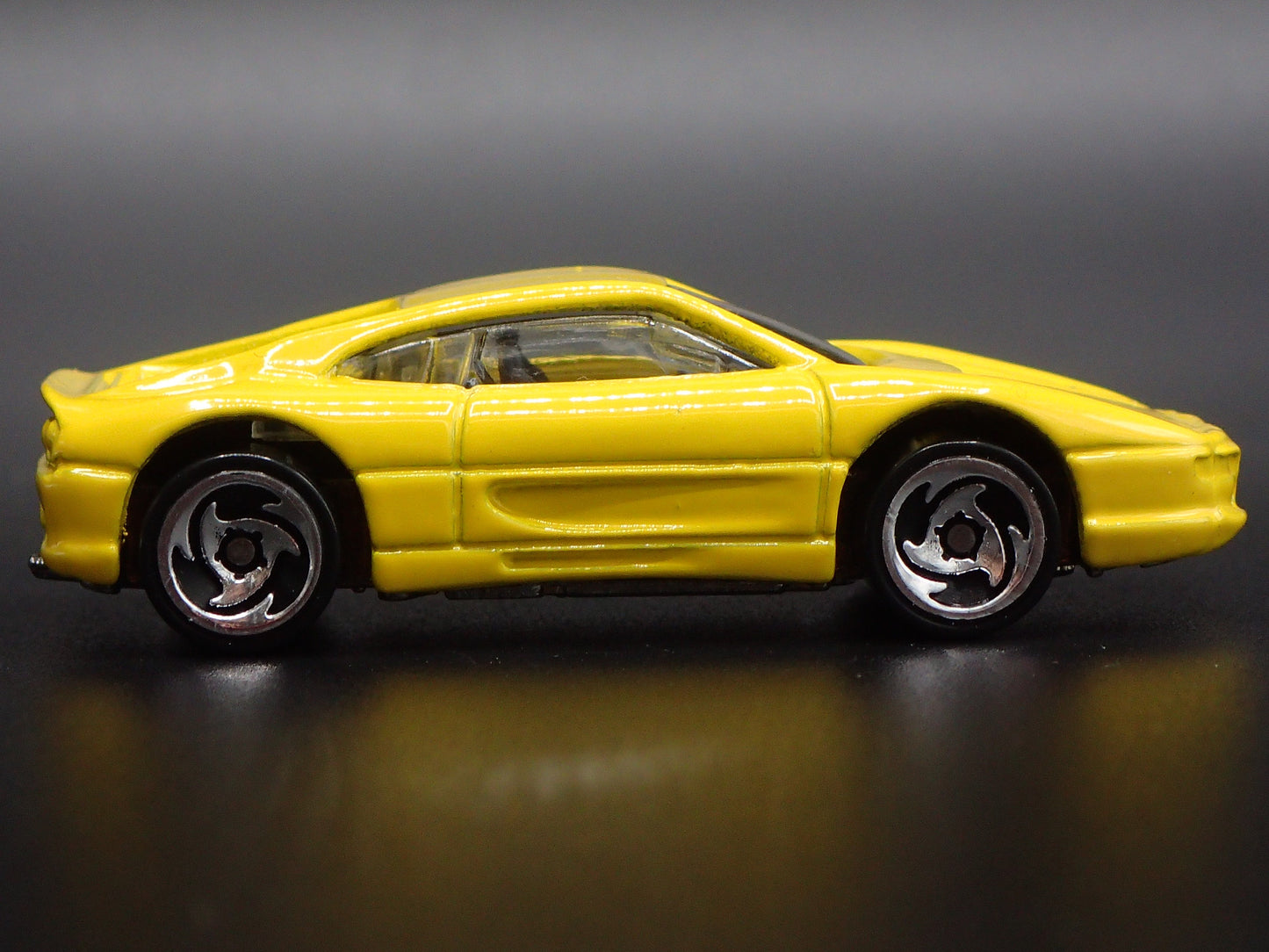 1994-1999 FERRARI 355 YELLOW 1:64 SCALE COLLECTIBLE DIORAMA DIECAST MODEL CAR