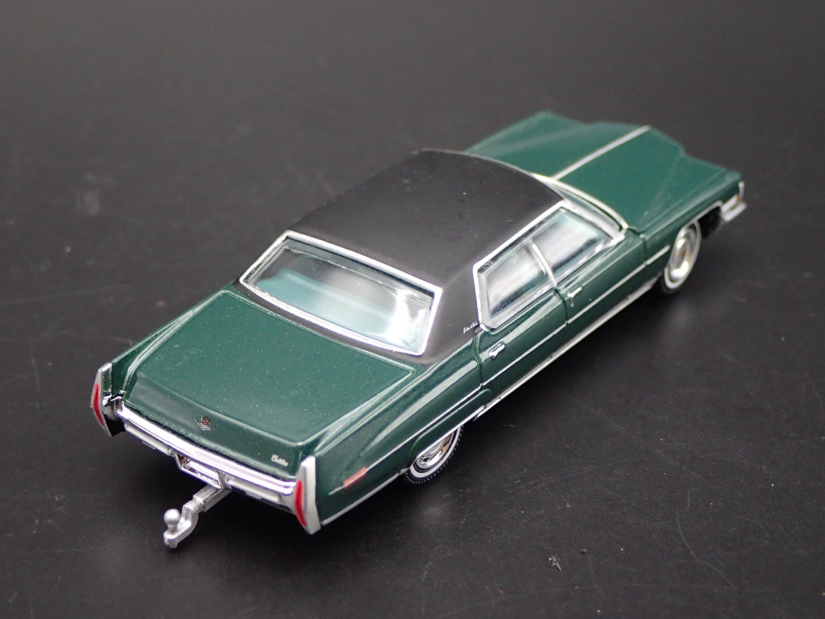 1972 72 CADILLAC CADDY SEDAN DEVILLE HITCH 1:64 SCALE DIORAMA DIECAST MODEL CAR-Burning Rubber Toy Company