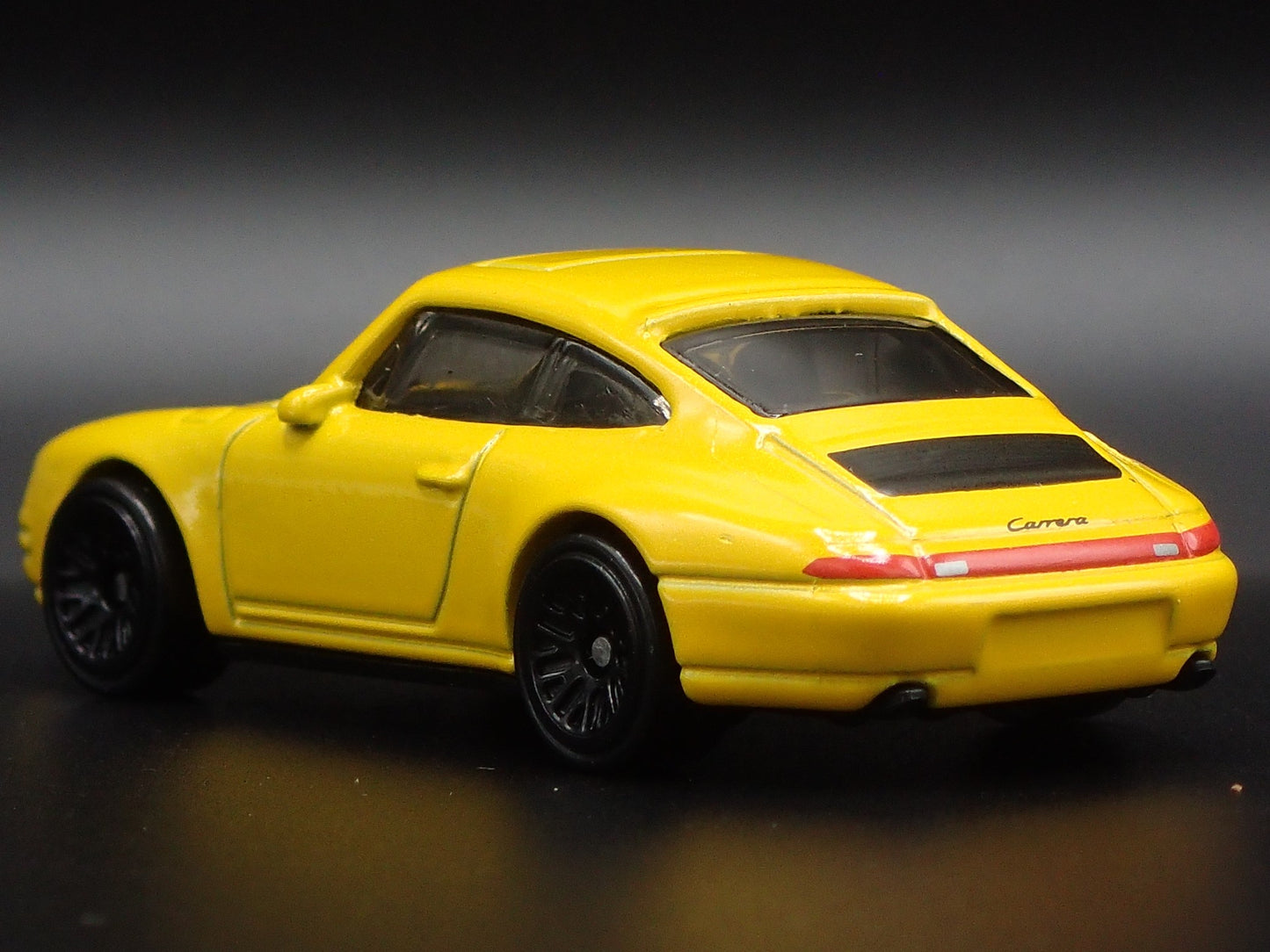 1994-1998 PORSCHE 911 CARRERA 993 YELLOW 1:64 SCALE DIORAMA DIECAST MODEL CAR