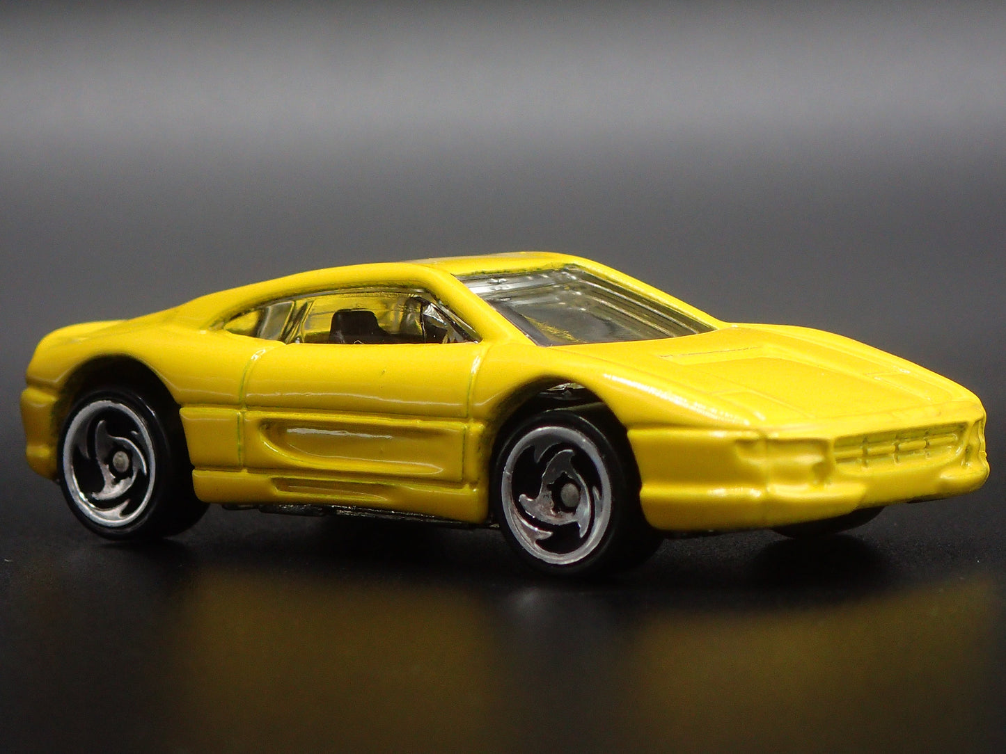 1994-1999 FERRARI 355 YELLOW 1:64 SCALE COLLECTIBLE DIORAMA DIECAST MODEL CAR