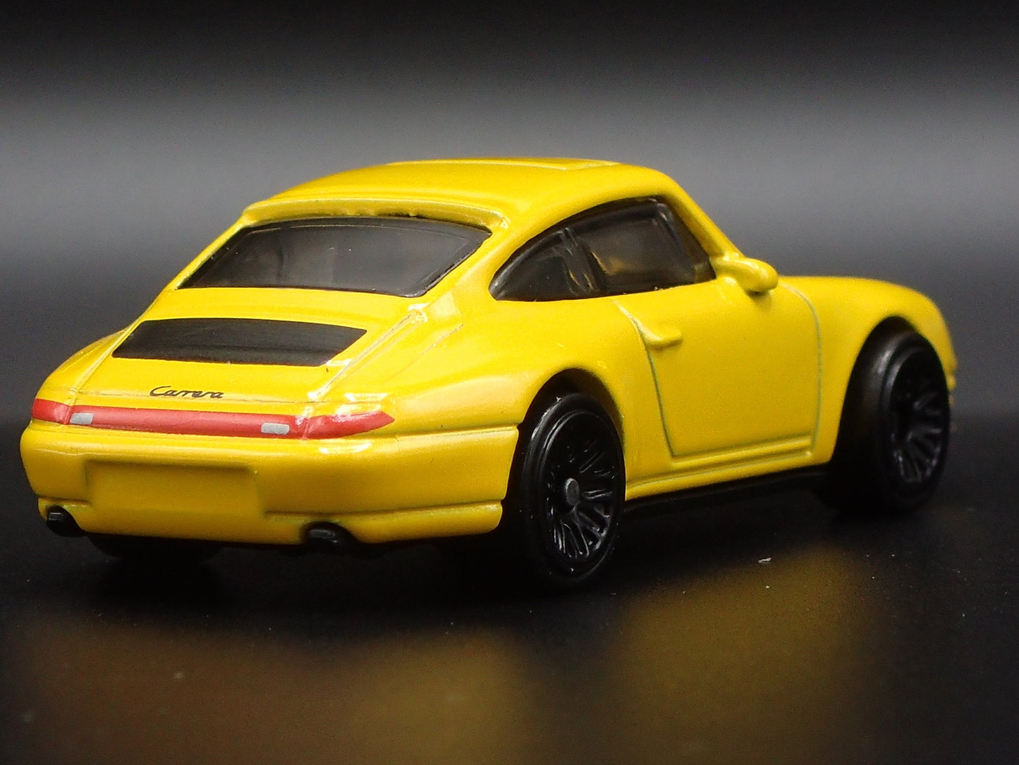 1994-1998 PORSCHE 911 CARRERA 993 YELLOW 1:64 SCALE DIORAMA DIECAST MODEL CAR