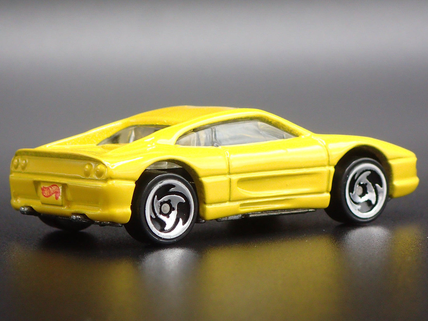 1994-1999 FERRARI 355 YELLOW 1:64 SCALE COLLECTIBLE DIORAMA DIECAST MODEL CAR