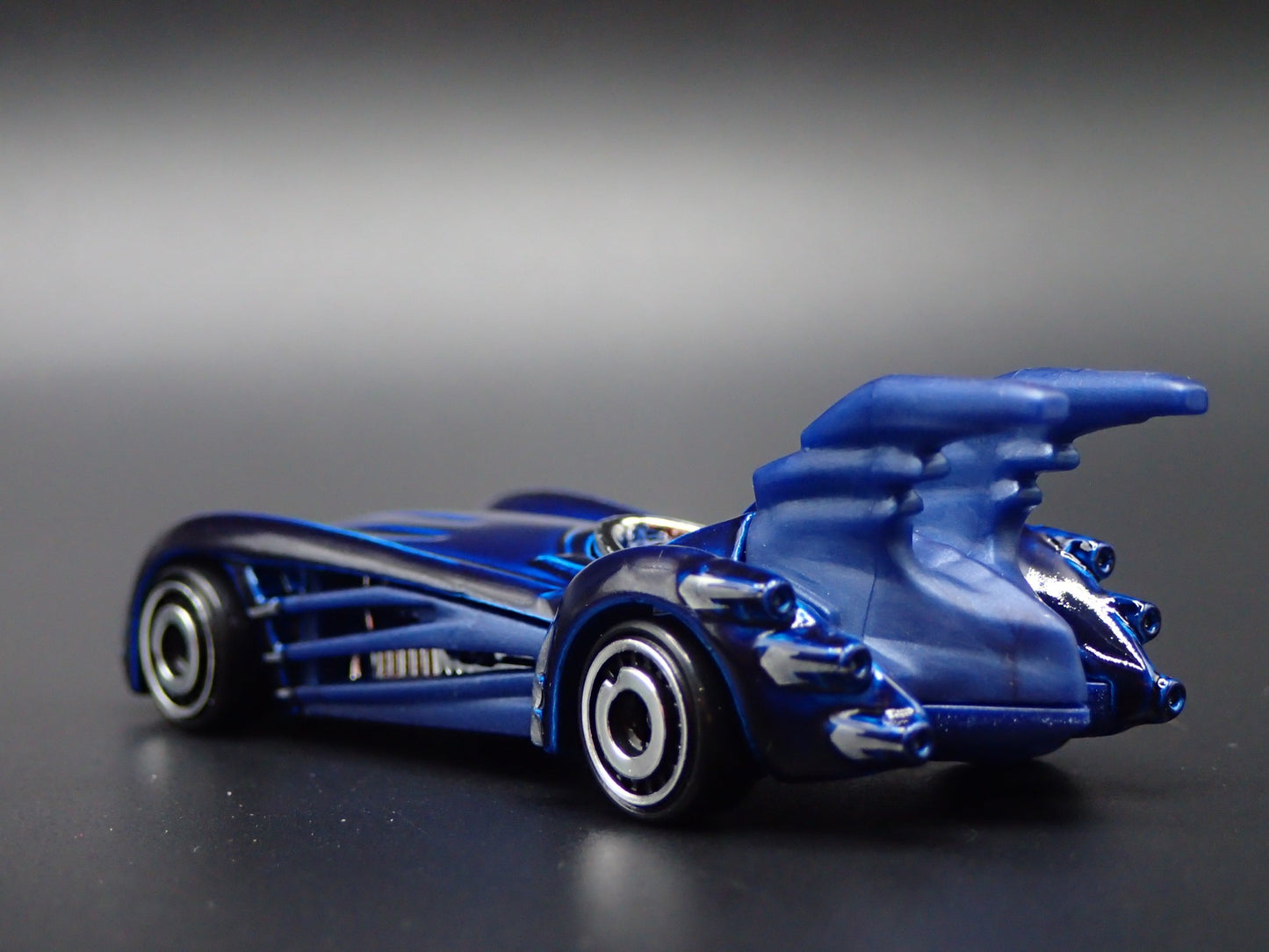 BATMAN & ROBIN BATMOBILE BLUE 1:64 SCALE COLLECTIBLE DIORAMA DIECAST MODEL CAR