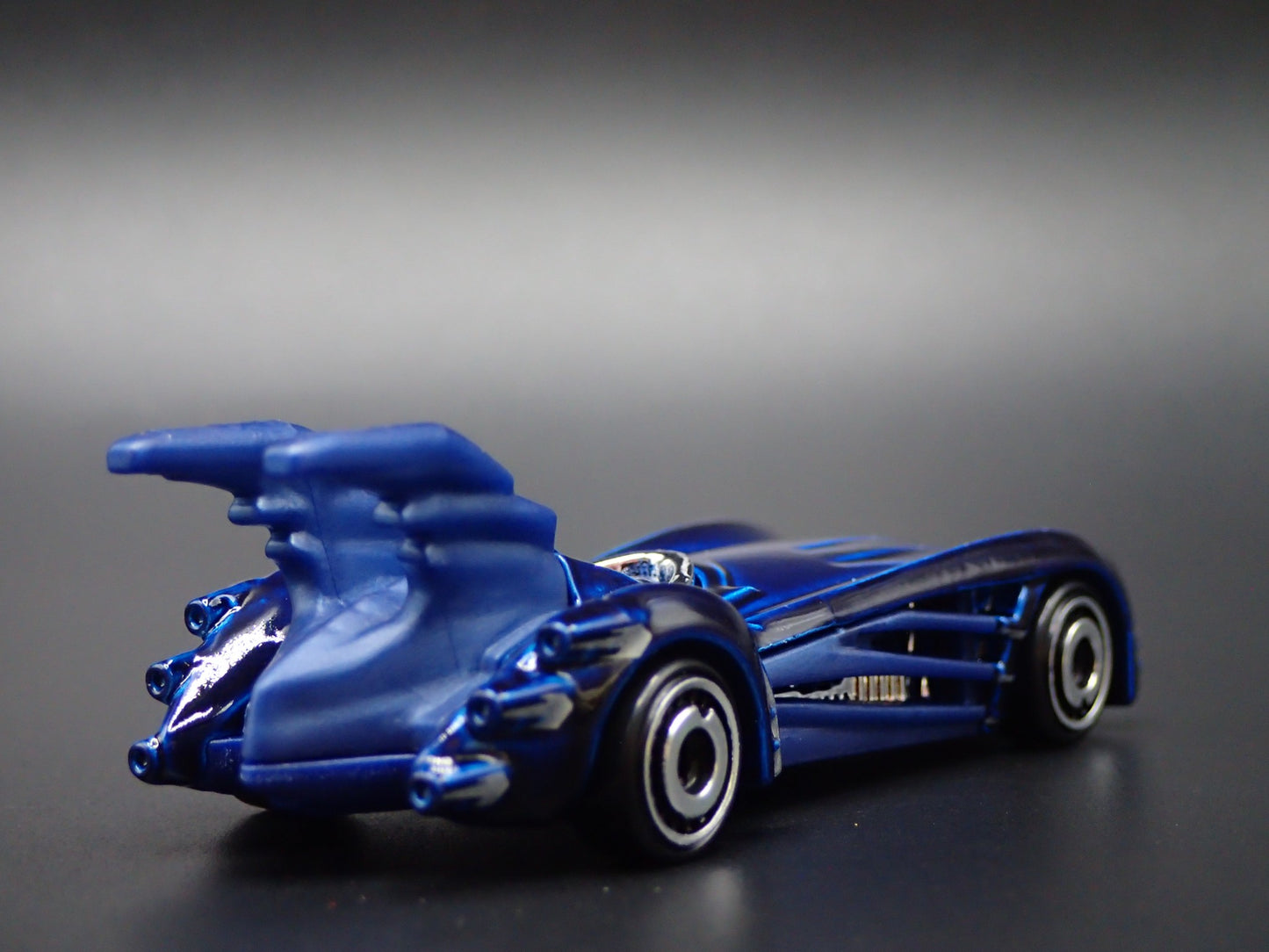 BATMAN & ROBIN BATMOBILE BLUE 1:64 SCALE COLLECTIBLE DIORAMA DIECAST MODEL CAR