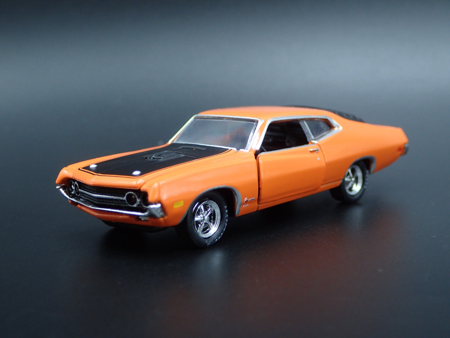 1970 70 FORD TORINO COBRA ORANGE RARE 1:64 SCALE COLLECTIBLE DIECAST MODEL CAR