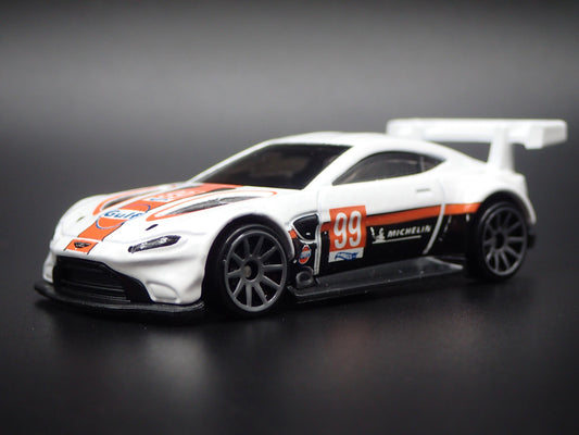 ASTON MARTIN VANTAGE GTE RACING RACE TEAM 1/64 SCALE DIORAMA DIECAST MODEL CAR