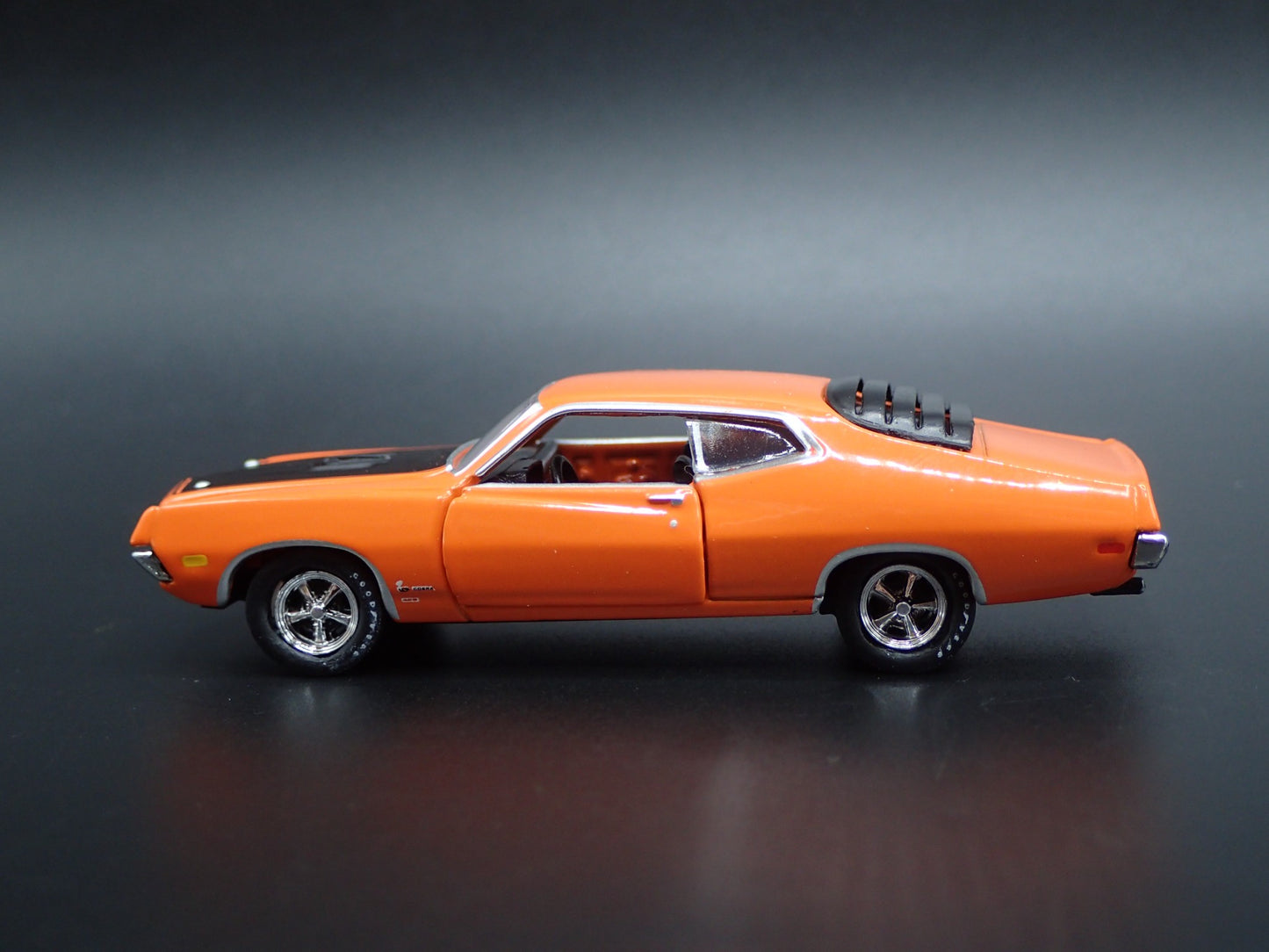 1970 70 FORD TORINO COBRA ORANGE RARE 1:64 SCALE COLLECTIBLE DIECAST MODEL CAR