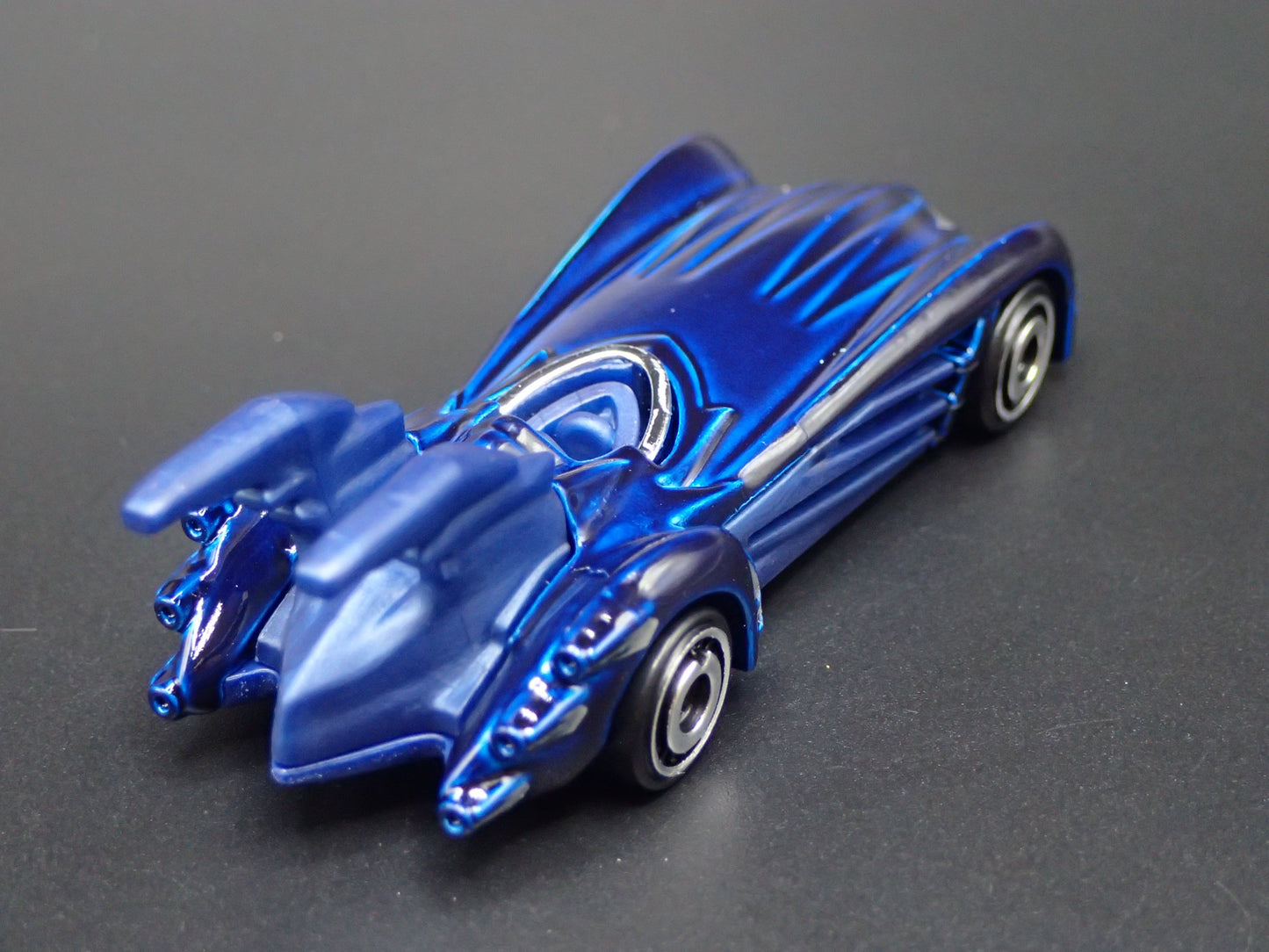 BATMAN & ROBIN BATMOBILE BLUE 1:64 SCALE COLLECTIBLE DIORAMA DIECAST MODEL CAR