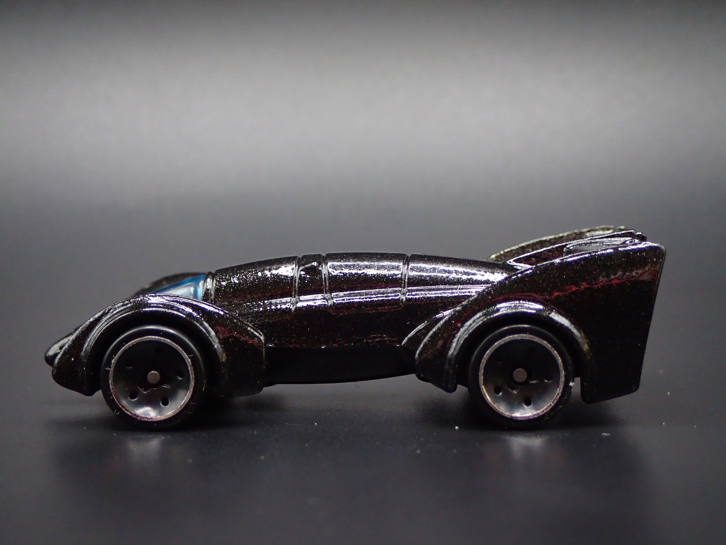 BATMAN LIVE TOUR BATMOBILE BLK 1:64 SCALE COLLECTIBLE DIORAMA DIECAST MODEL CAR