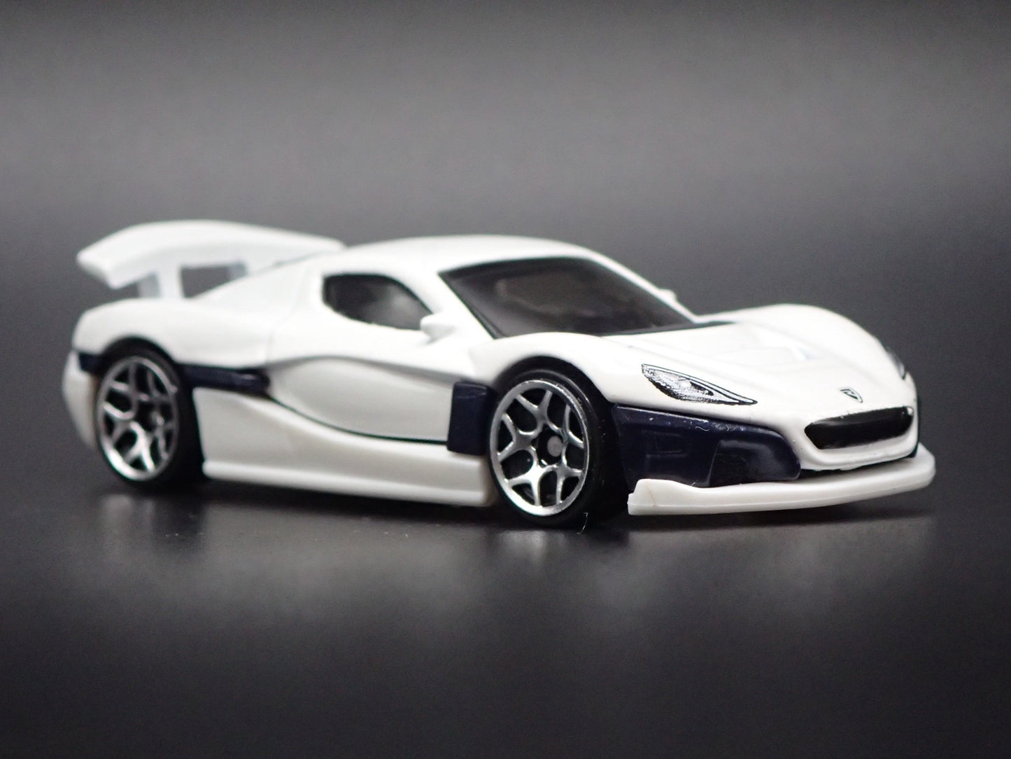2021-2025 RIMAC NEVERA SUPER CAR WHITE 1/64 SCALE DIORAMA DIECAST MODEL CAR