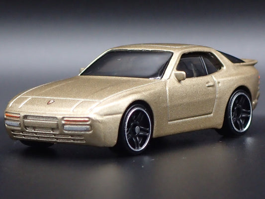 1982-1991 PORSCHE 944 TURBO 1:64 SCALE COLLECTIBLE DIORAMA DIECAST MODEL CAR