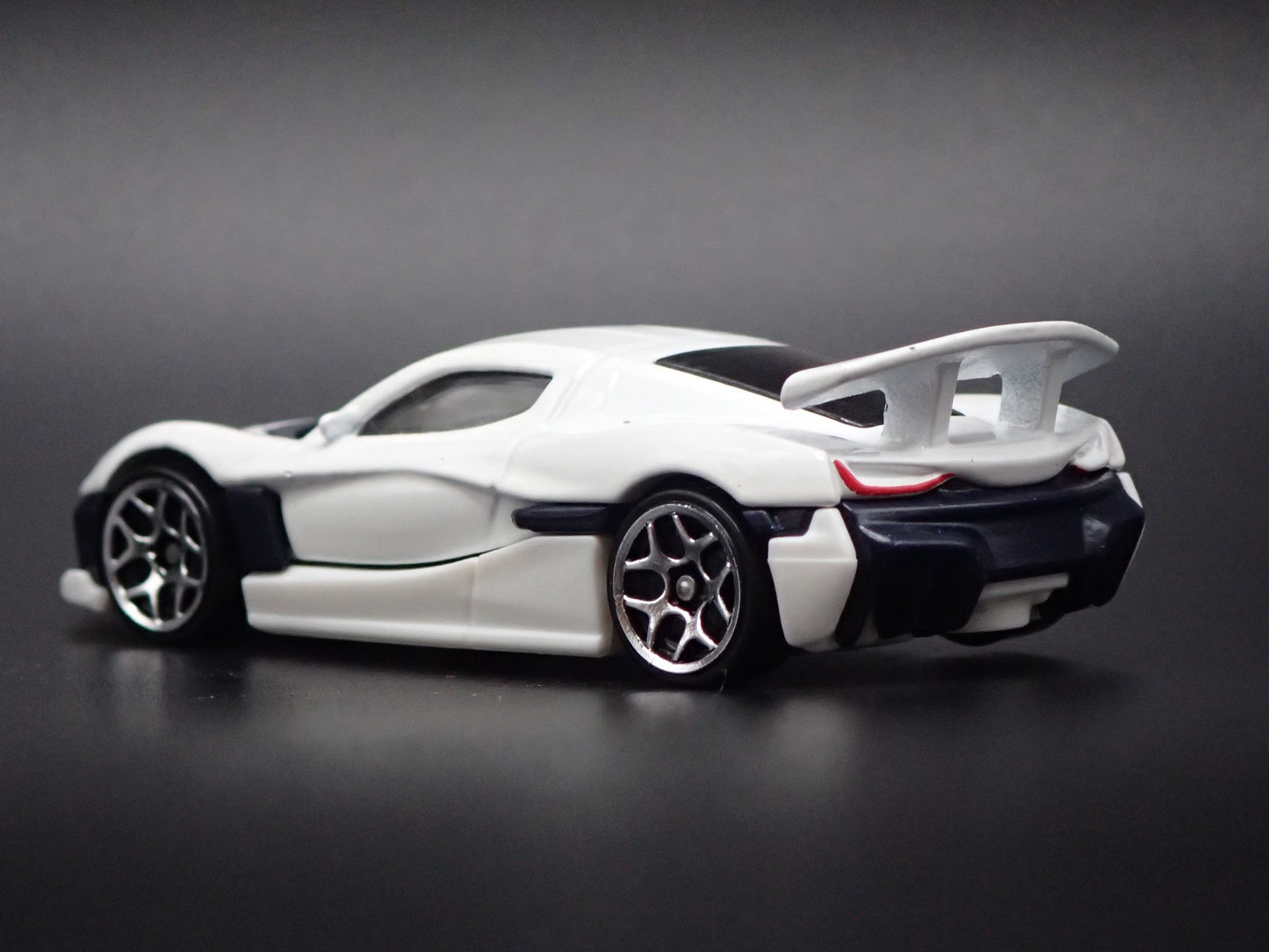 2021-2025 RIMAC NEVERA SUPER CAR WHITE 1/64 SCALE DIORAMA DIECAST MODEL CAR