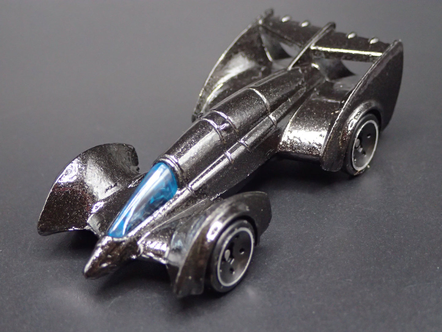 BATMAN LIVE TOUR BATMOBILE BLK 1:64 SCALE COLLECTIBLE DIORAMA DIECAST MODEL CAR