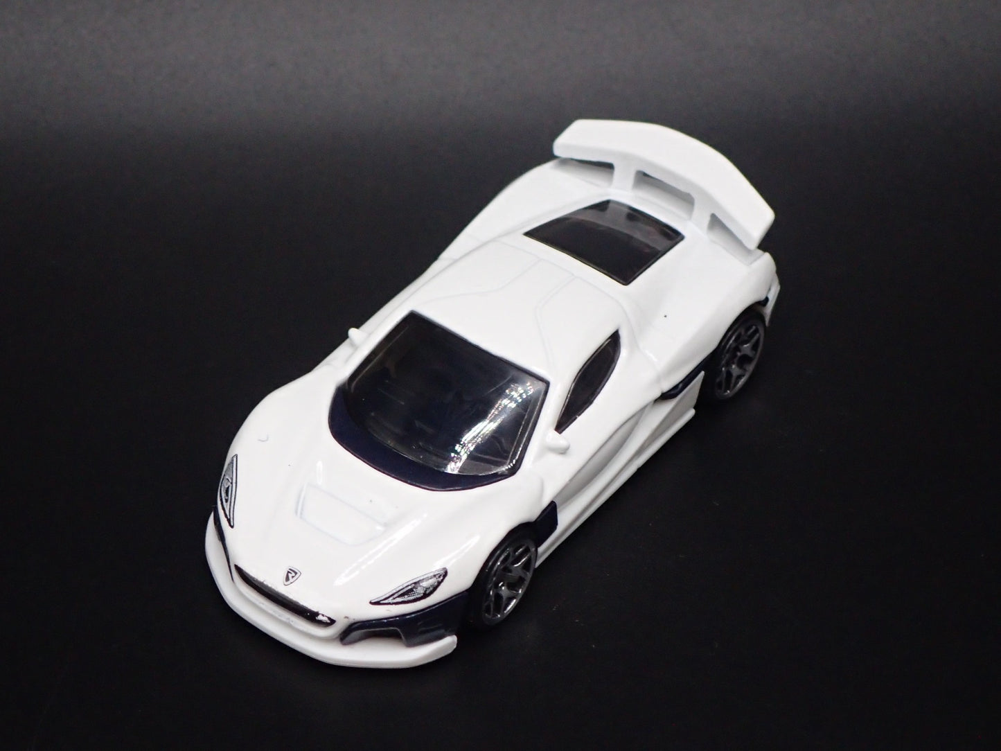 2021-2025 RIMAC NEVERA SUPER CAR WHITE 1/64 SCALE DIORAMA DIECAST MODEL CAR