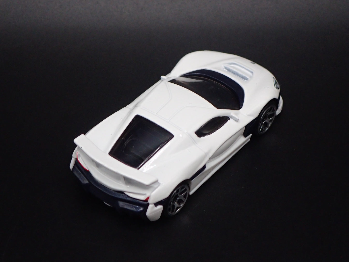 2021-2025 RIMAC NEVERA SUPER CAR WHITE 1/64 SCALE DIORAMA DIECAST MODEL CAR