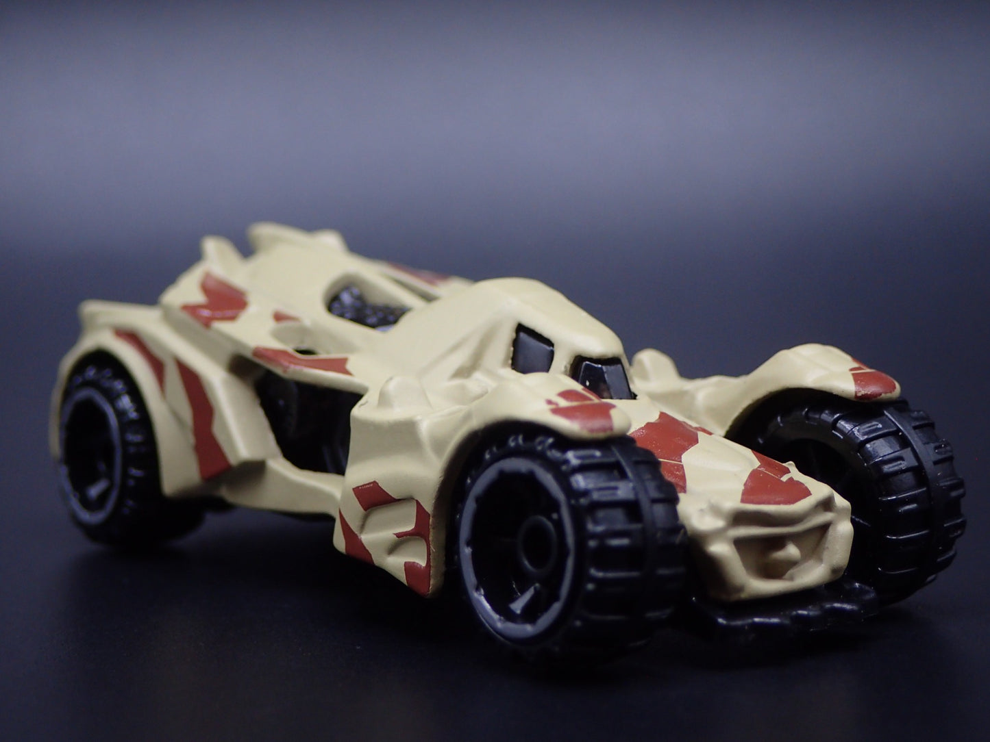 BATMAN ARKHAM KNIGHT BATMOBILE CAMO 1:64 SCALE COLLECTIBLE DIECAST MODEL CAR