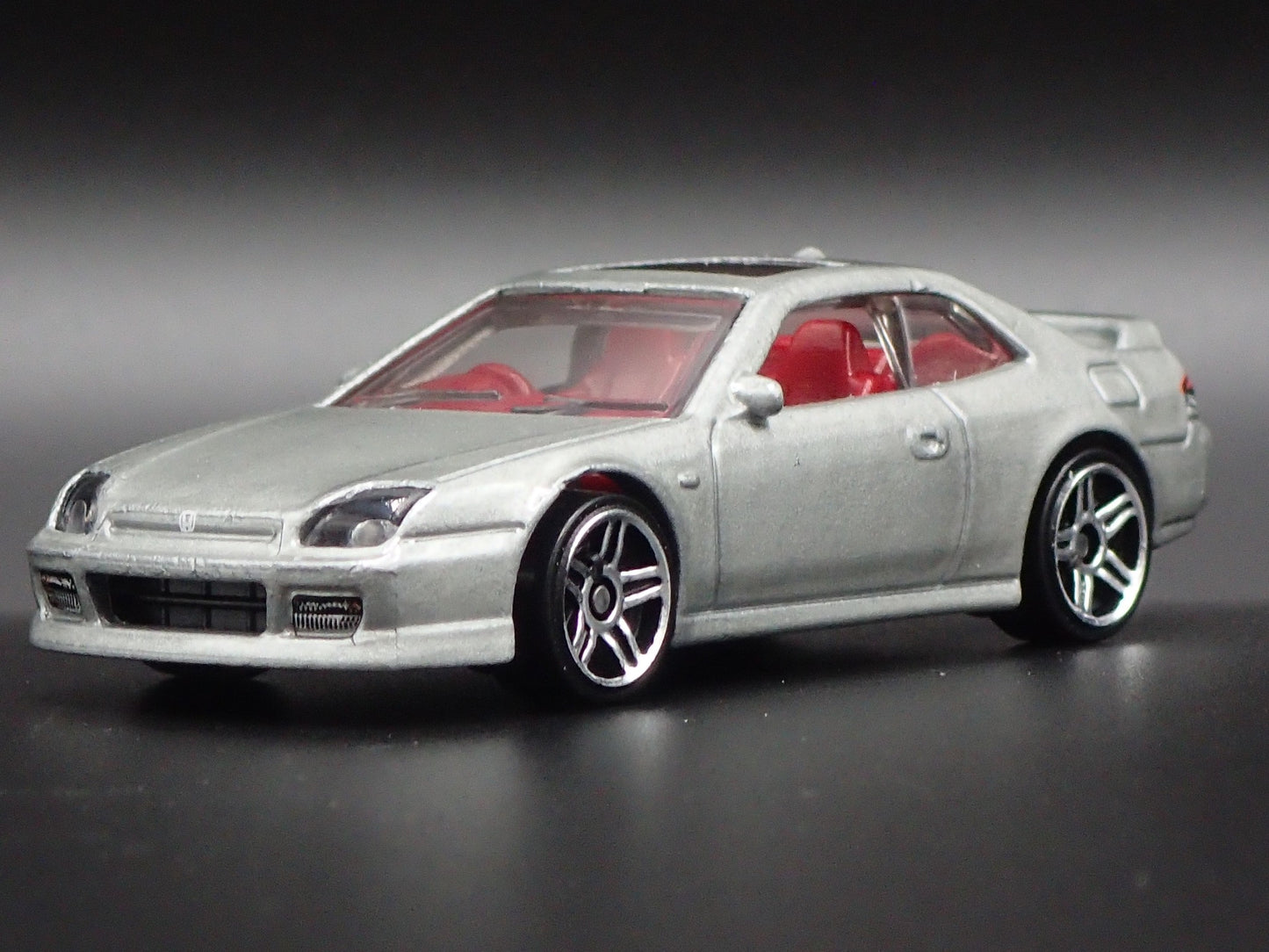 1997-2001 HONDA PRELUDE SILVER 1:64 SCALE COLLECTIBLE DIORAMA DIECAST MODEL CAR