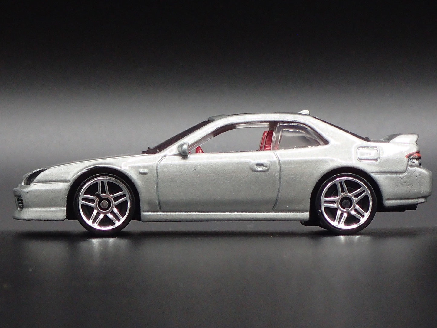1997-2001 HONDA PRELUDE SILVER 1:64 SCALE COLLECTIBLE DIORAMA DIECAST MODEL CAR