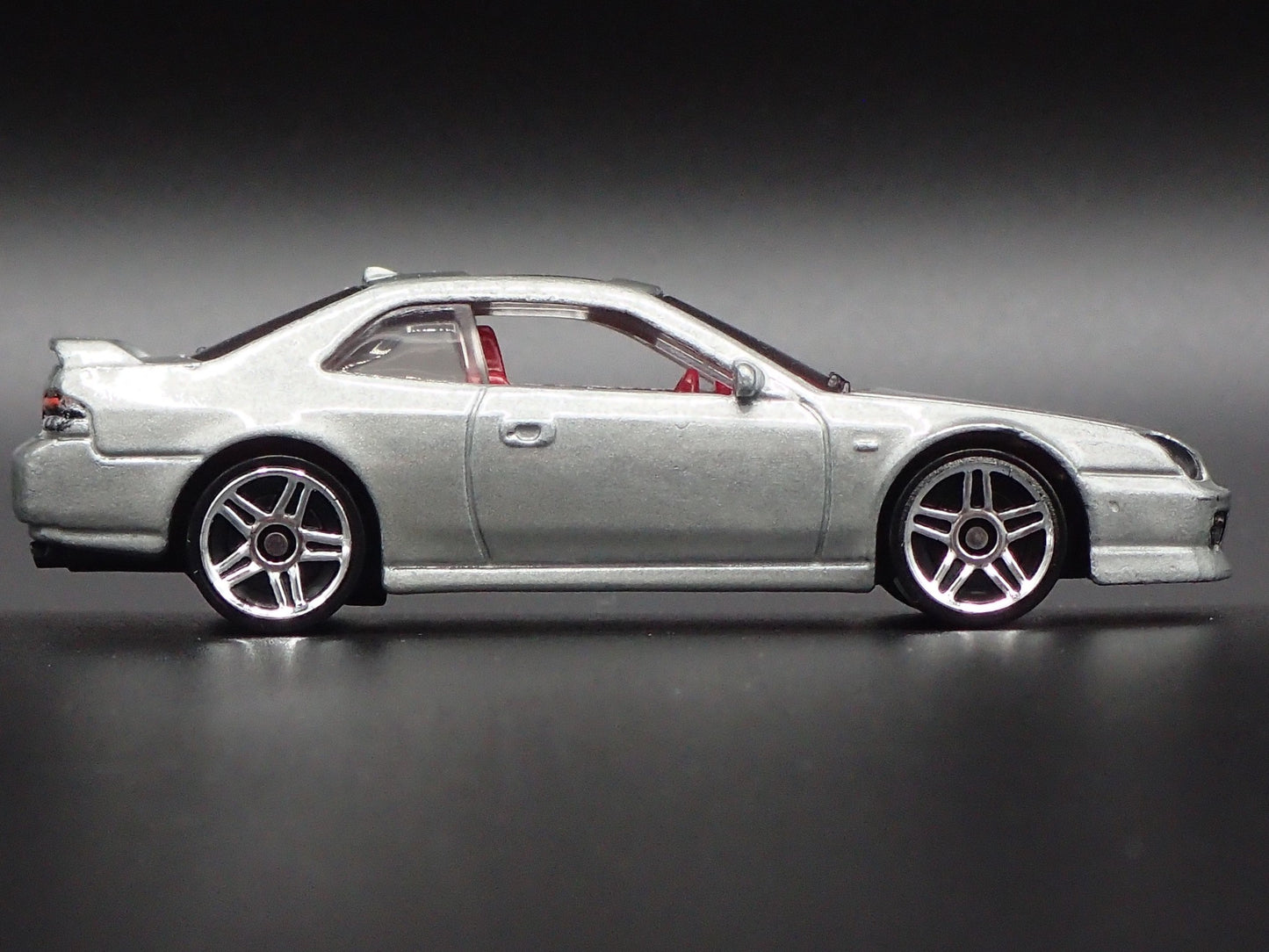 1997-2001 HONDA PRELUDE SILVER 1:64 SCALE COLLECTIBLE DIORAMA DIECAST MODEL CAR