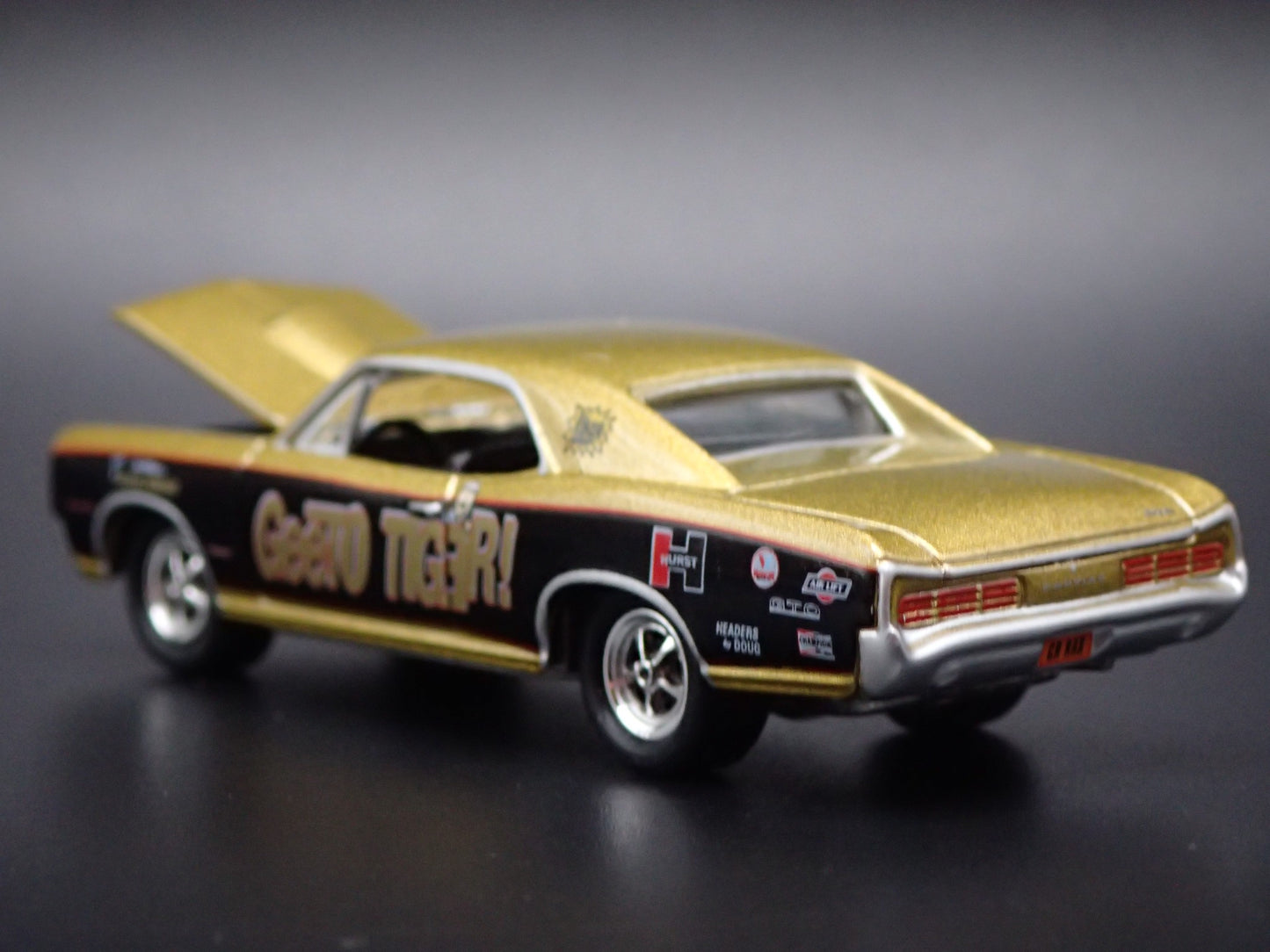 1966 66 PONTIAC GTO GEETO TIGER DRAG NHRA 1/64 SCALE DIORAMA DIECAST MODEL CAR